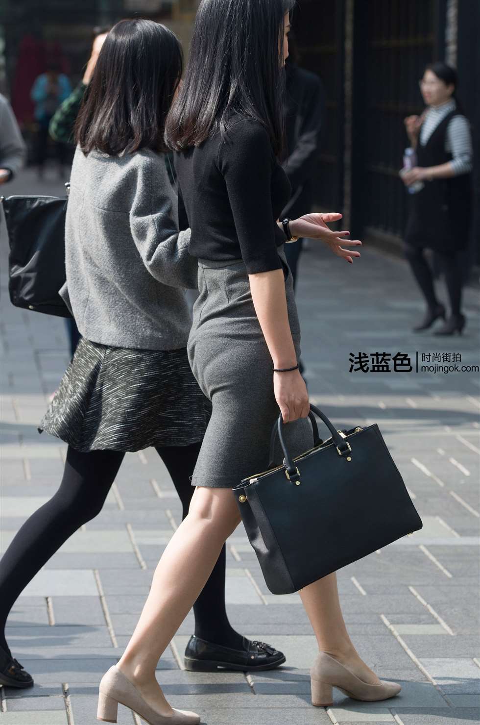 图片[1]-灰色开叉裙（20p）-街拍流行馆