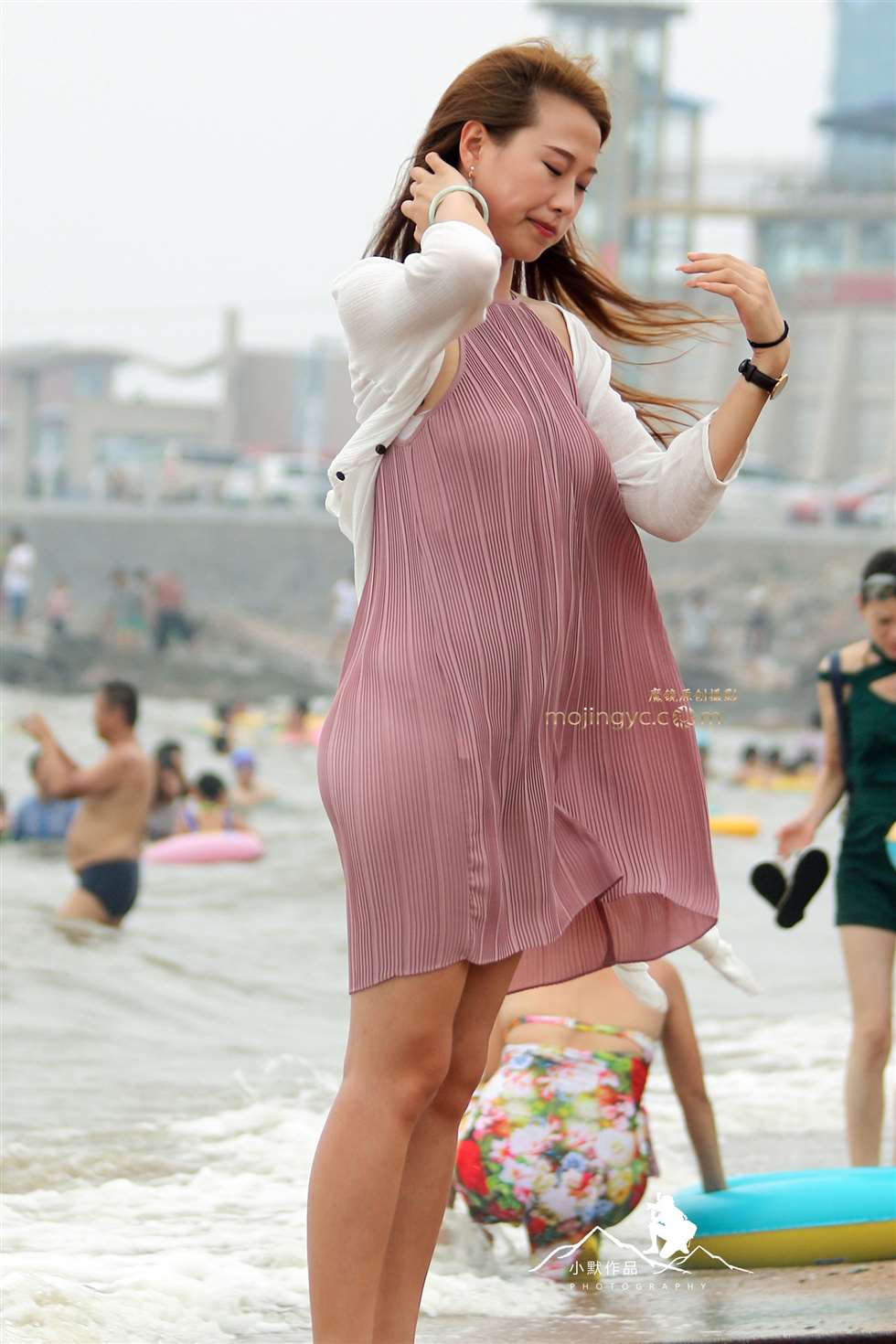 图片[1]-第842篇海风抚裙续 —-14P-街拍流行馆