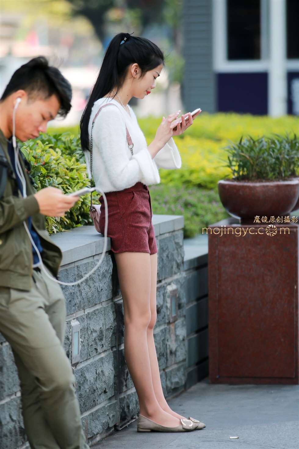 图片[1]-肉丝短裤-街拍流行馆