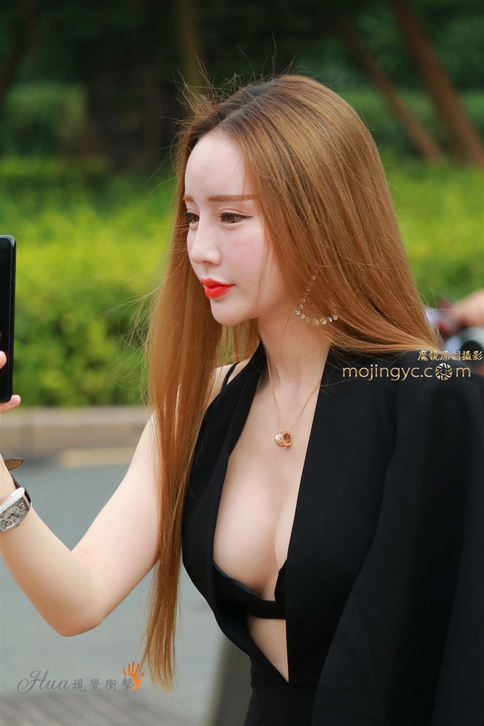 图片[1]-超低胸 性感+诱惑+靓丽-街拍流行馆
