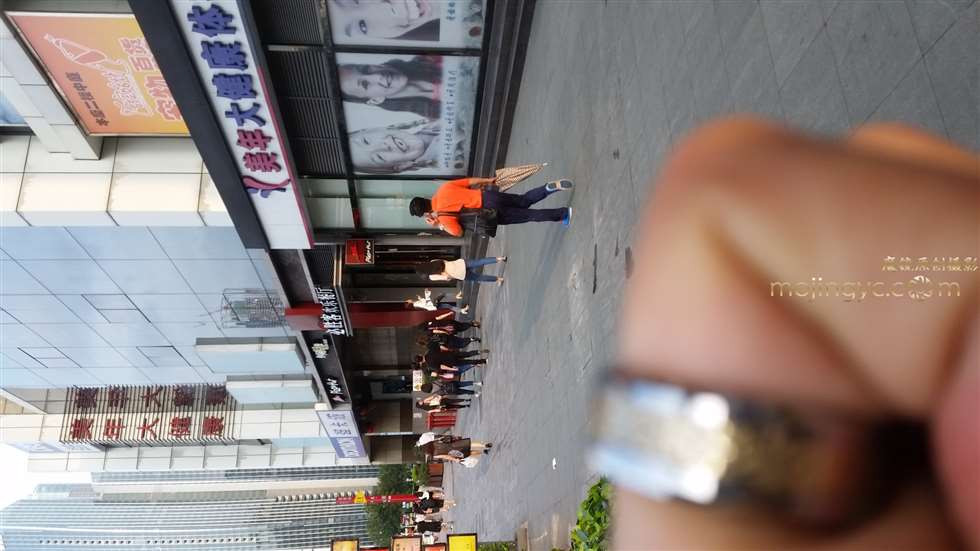 图片[2]-清新骨感长腿美少女-街拍流行馆