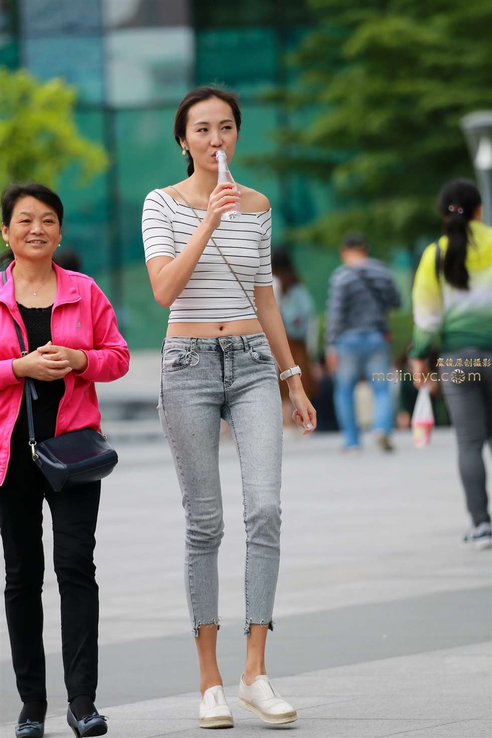 图片[5]-身高180+的长腿露脐牛仔-街拍流行馆