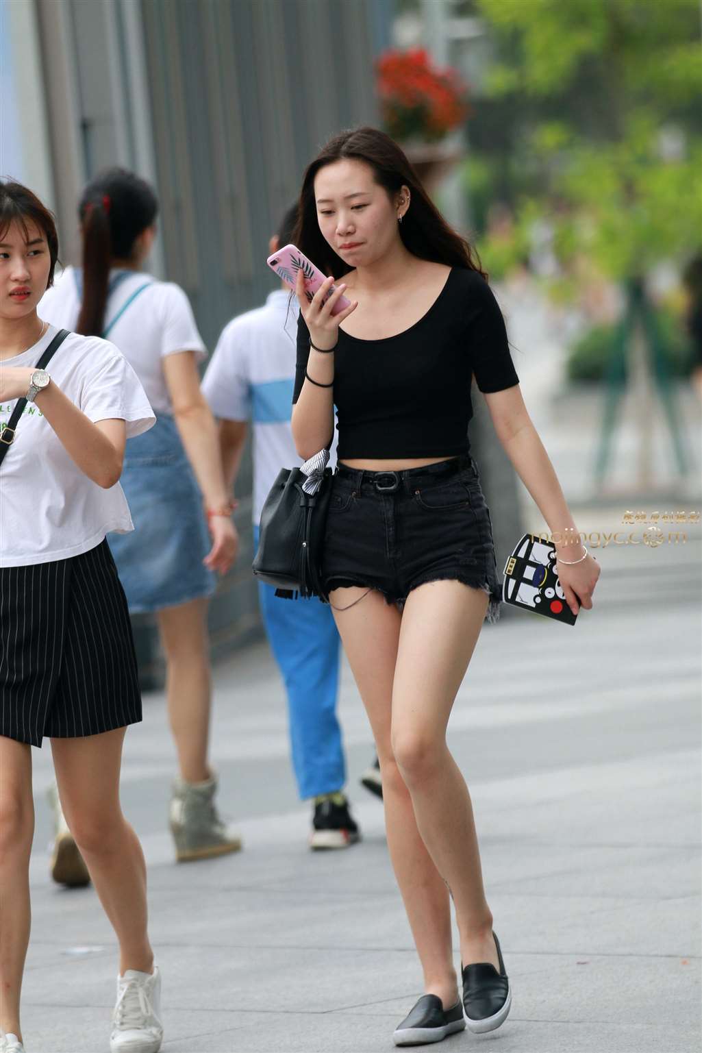 图片[3]-白皙长腿妹-街拍流行馆