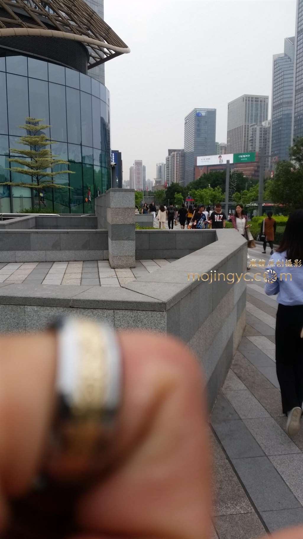 图片[2]-细长美腿-街拍流行馆