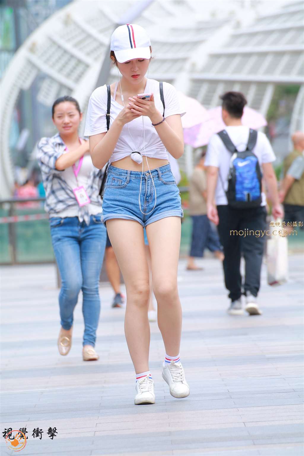 图片[4]-肚脐 热裤 美女-街拍流行馆