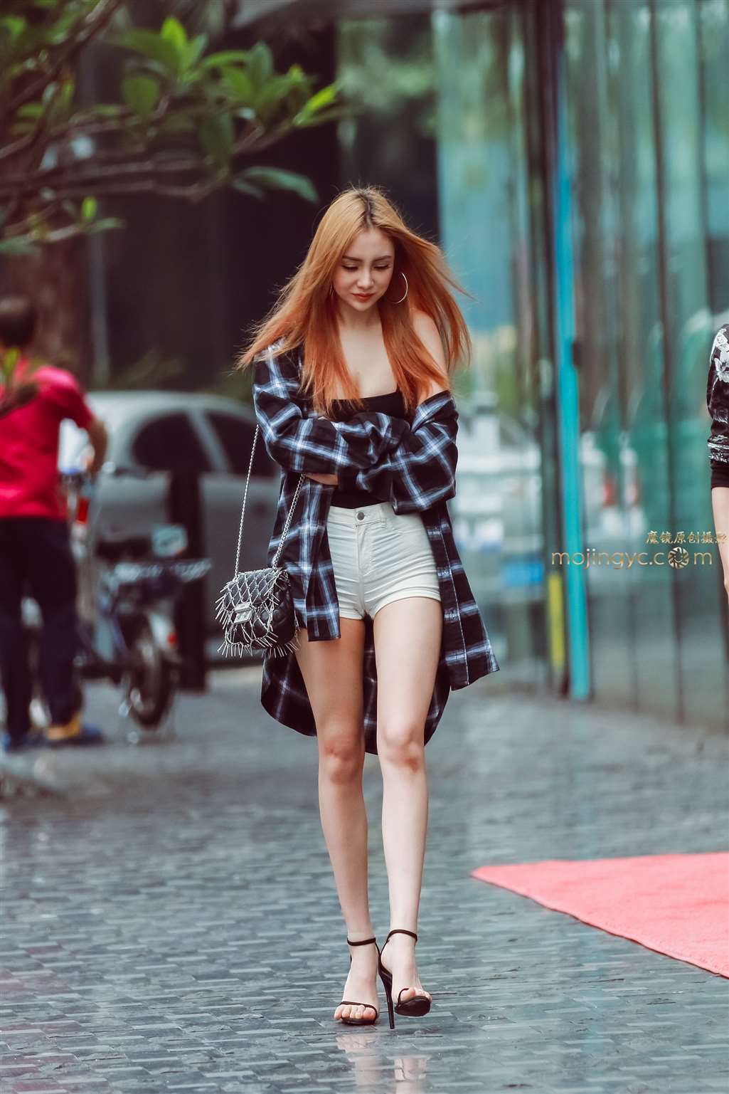 图片[4]-长腿酥胸大美女-街拍流行馆