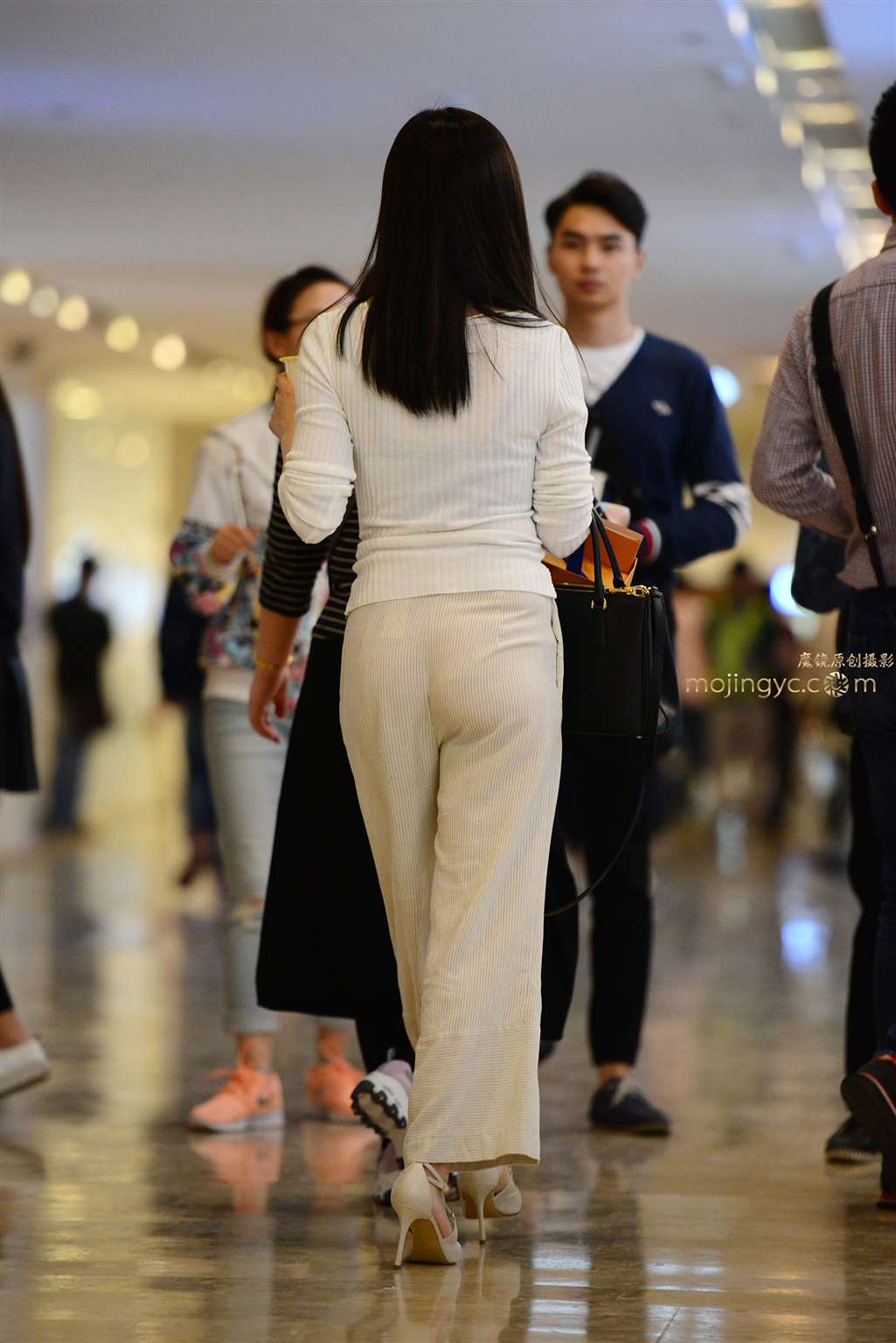 图片[1]-【静月街拍】德基里的少妇—-（12P）-街拍流行馆