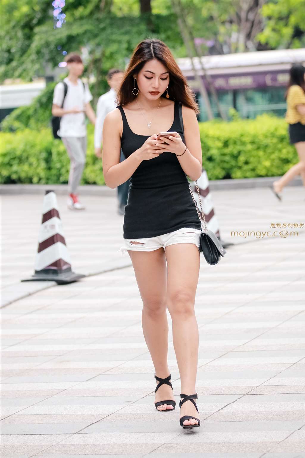 图片[3]-五官精致的泰国妹妹-街拍流行馆