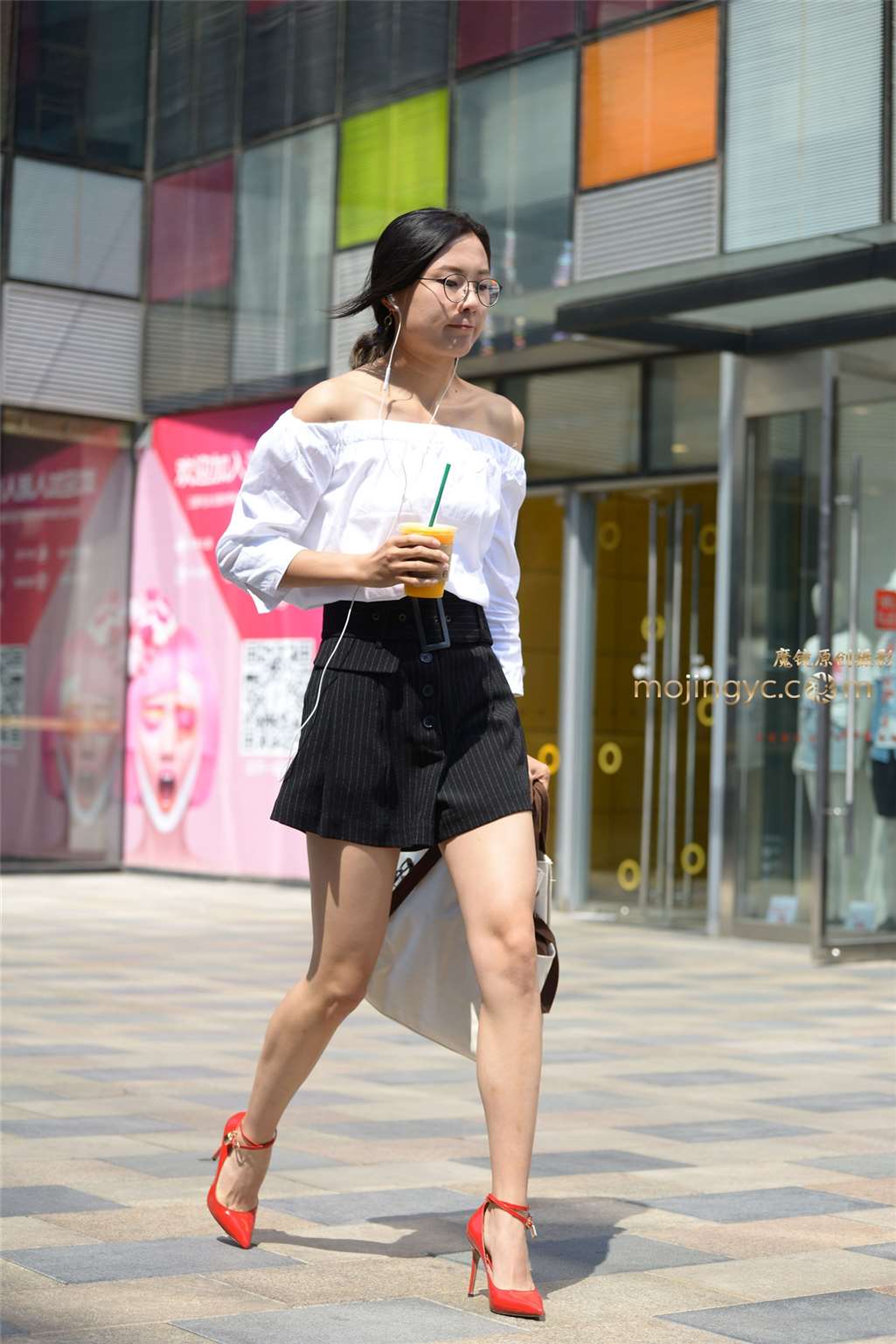 图片[1]-红色尖头细高跟（10p）-街拍流行馆