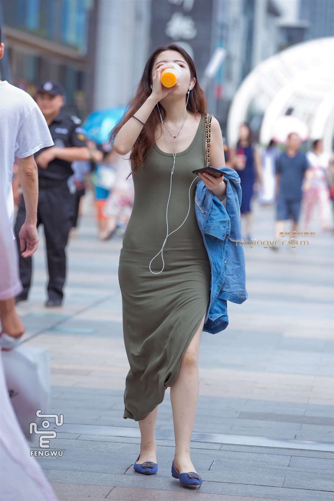图片[4]-紧身连衣裙，平底鞋（14）-街拍流行馆