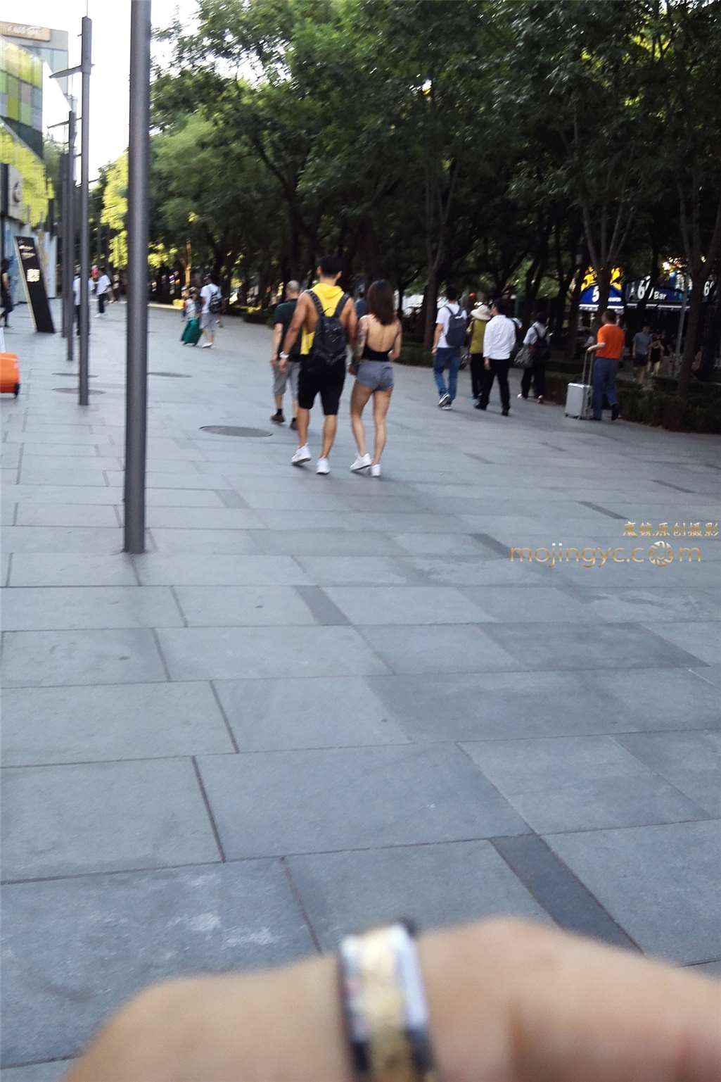 图片[2]-6-1健身一对，真空秀美背-街拍流行馆
