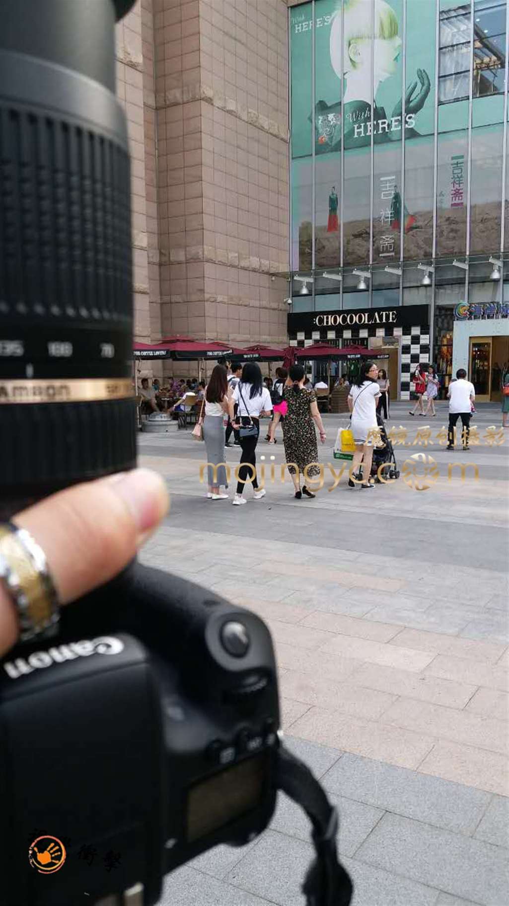 图片[2]-风情翘臀美女VS 紧身黑裤-街拍流行馆