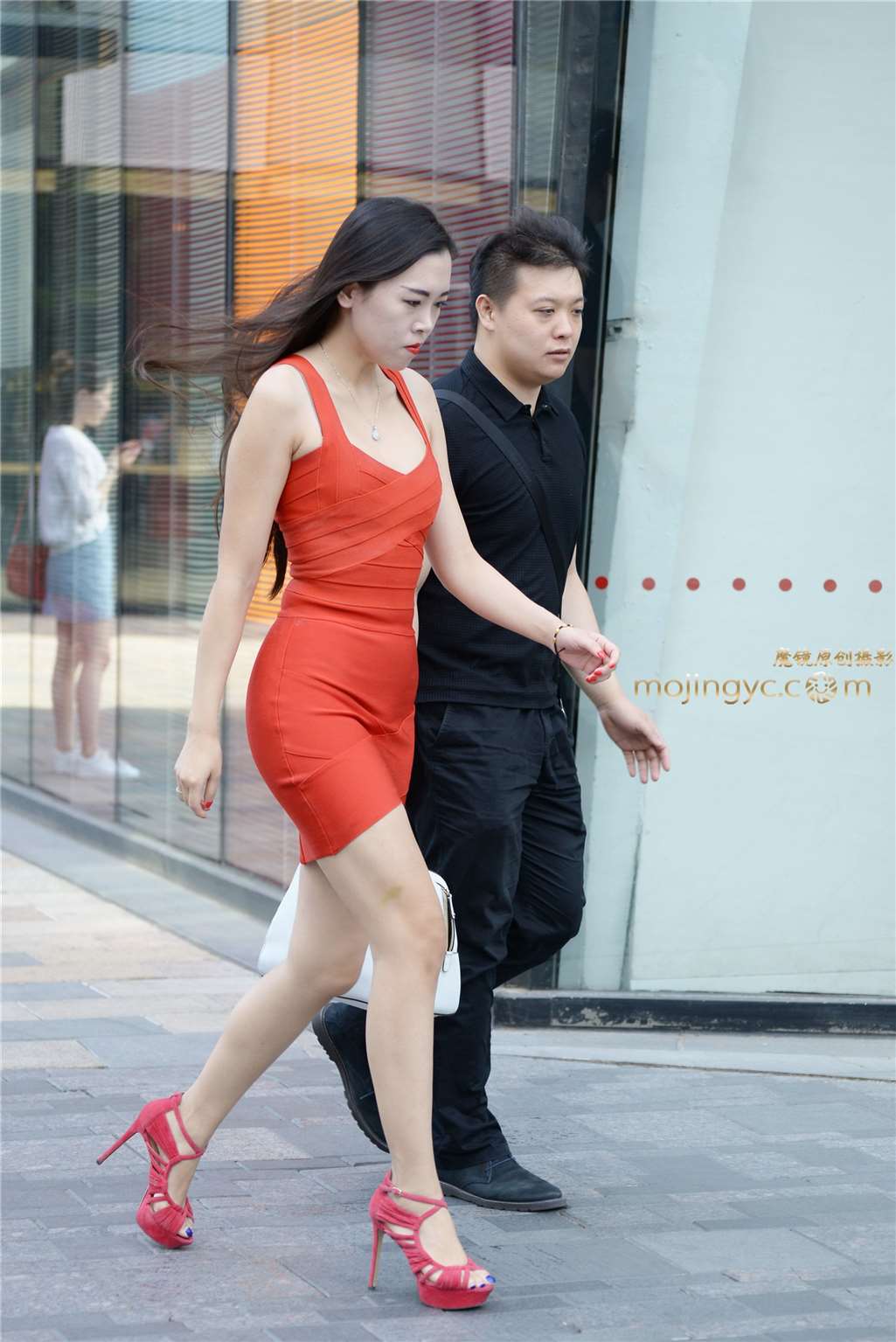 图片[1]-6-5红色紧身包臀裙-街拍流行馆