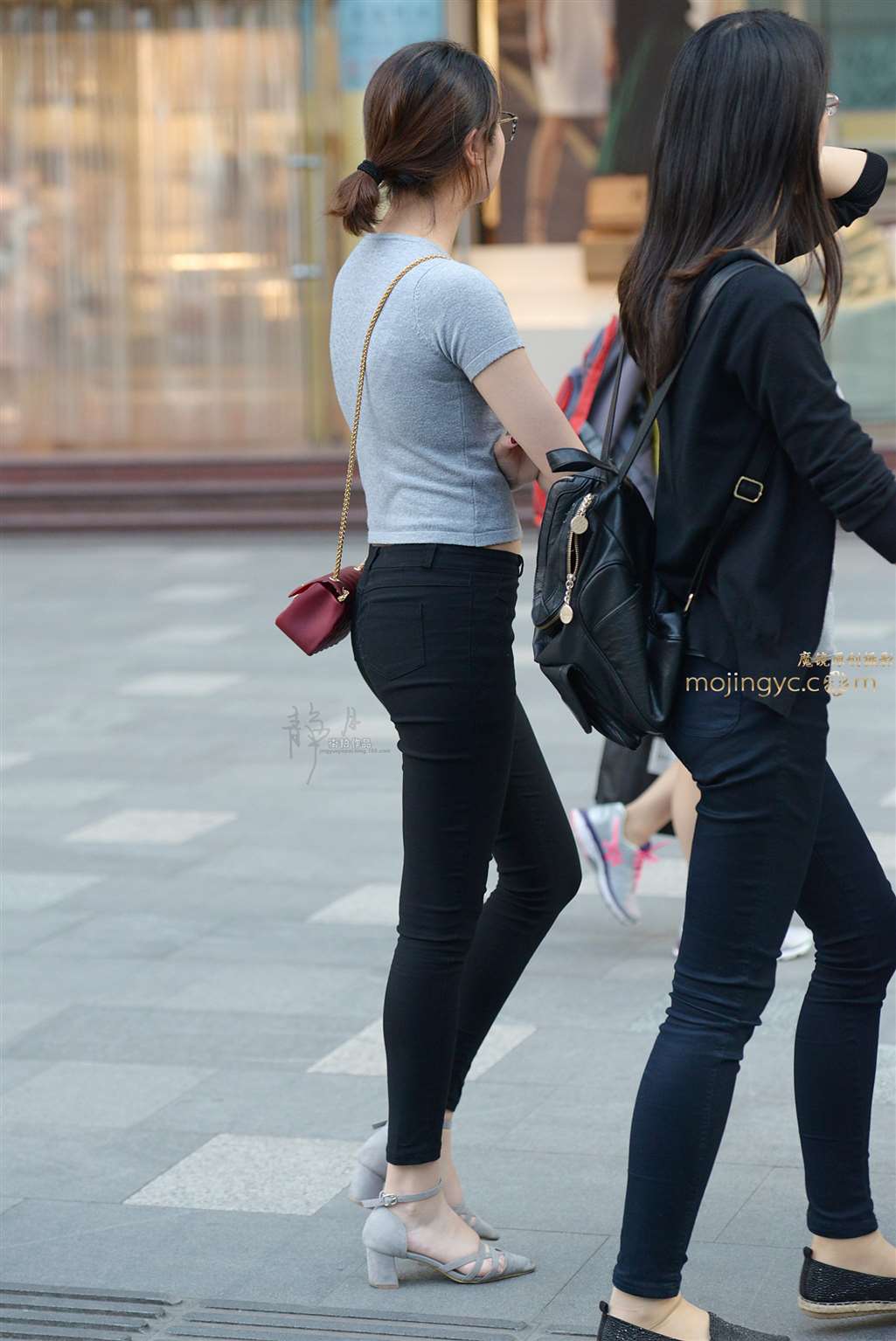 图片[5]-【静月街拍】漂亮的黑裤美女-街拍流行馆