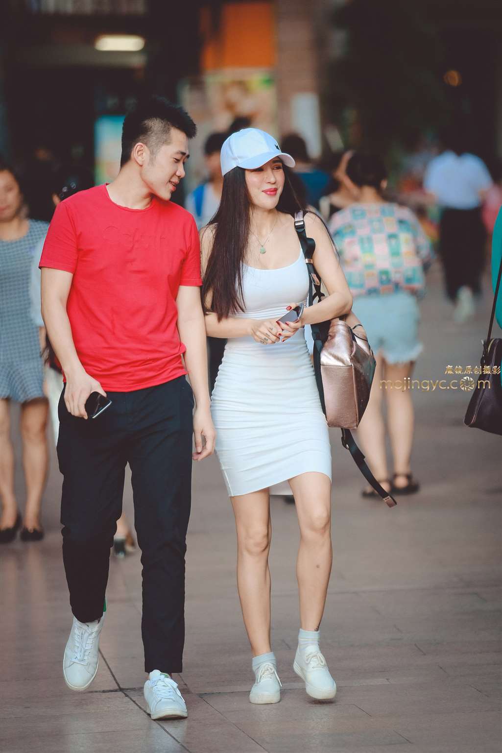 图片[1]-塑身衣 包臀裙-街拍流行馆