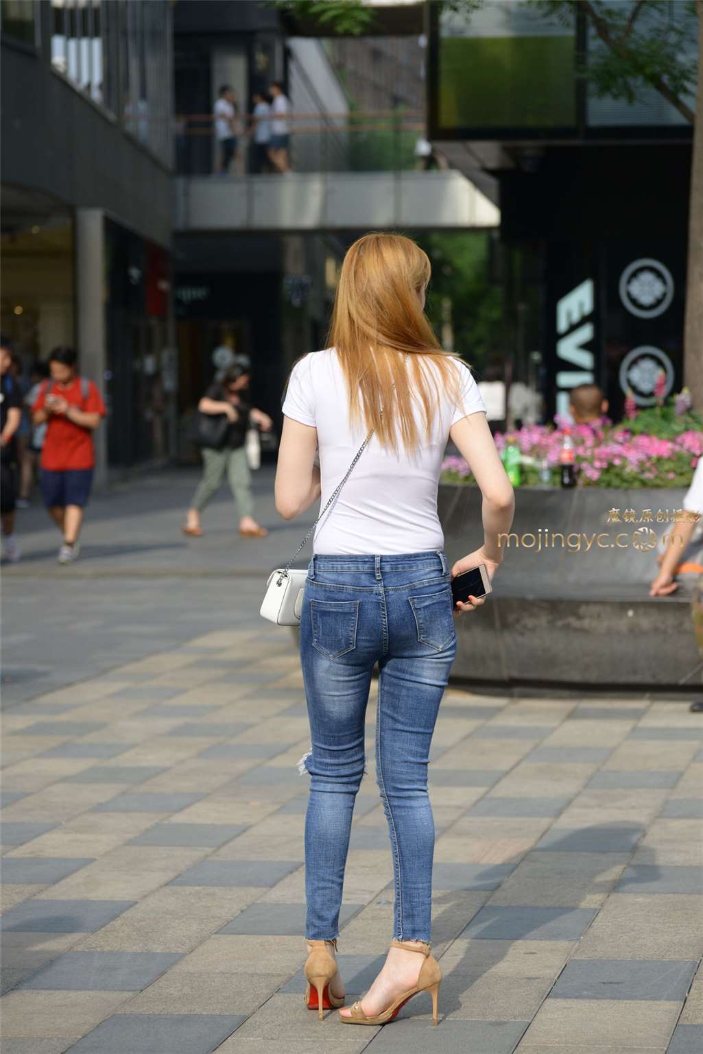 图片[5]-6-12牛仔美女的回眸-街拍流行馆