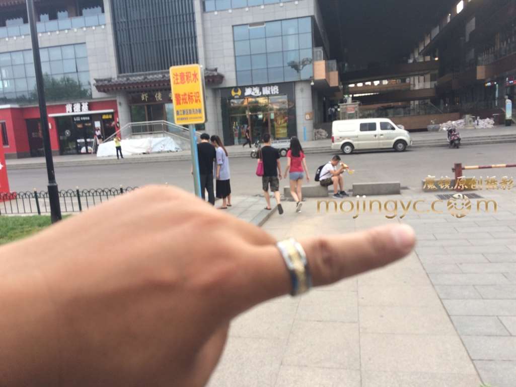 图片[2]-街拍大赛第三季—-紧身小短裤-街拍流行馆