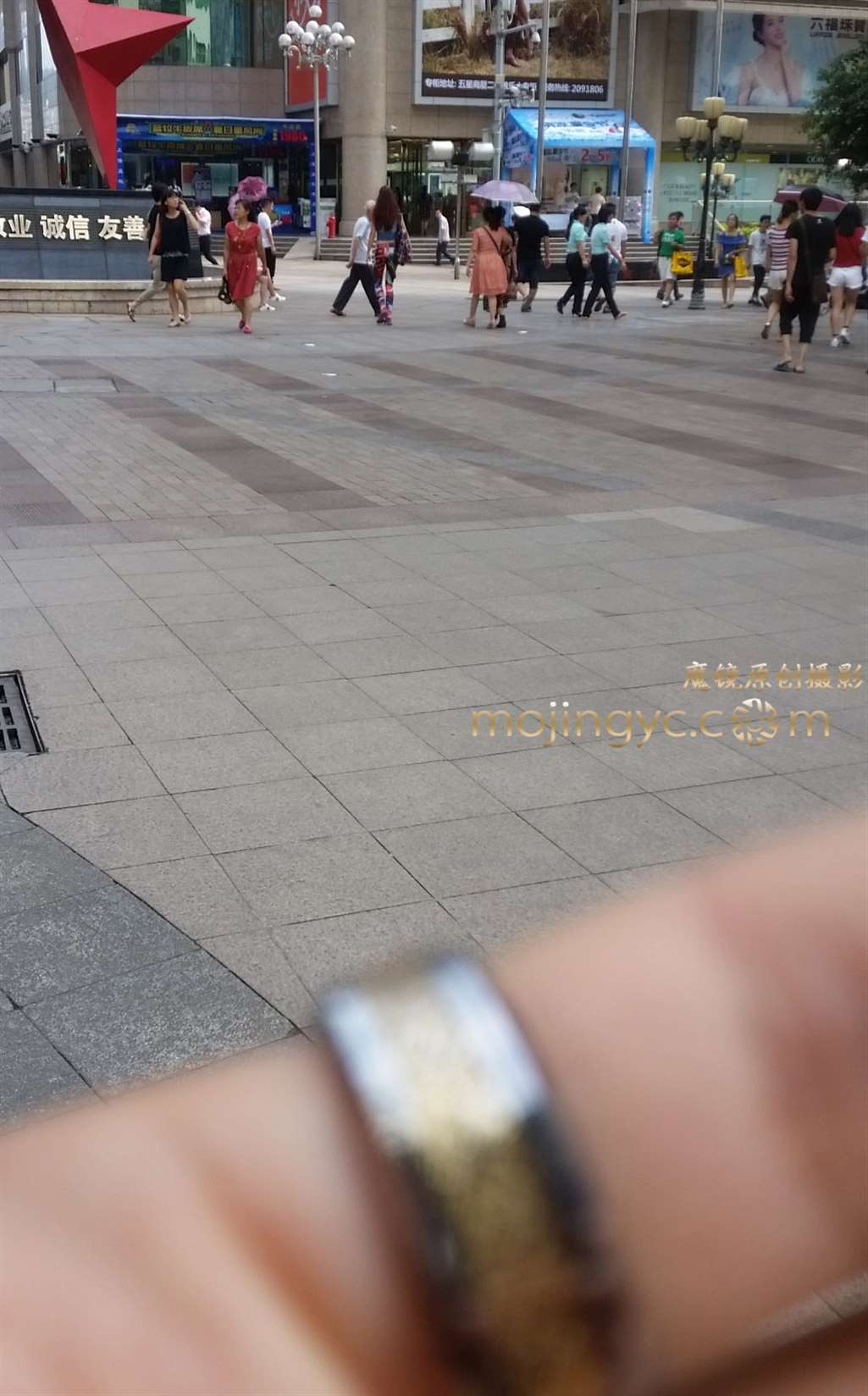图片[2]-酷劲十足的乌克兰姑娘-街拍流行馆