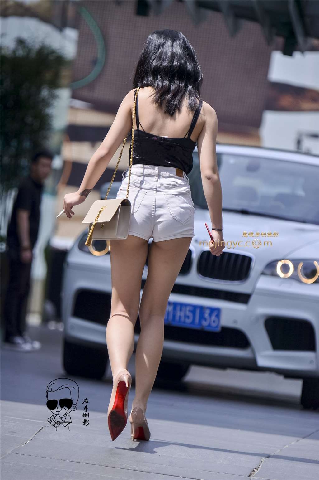 图片[1]-热裤火辣吸晴-街拍流行馆