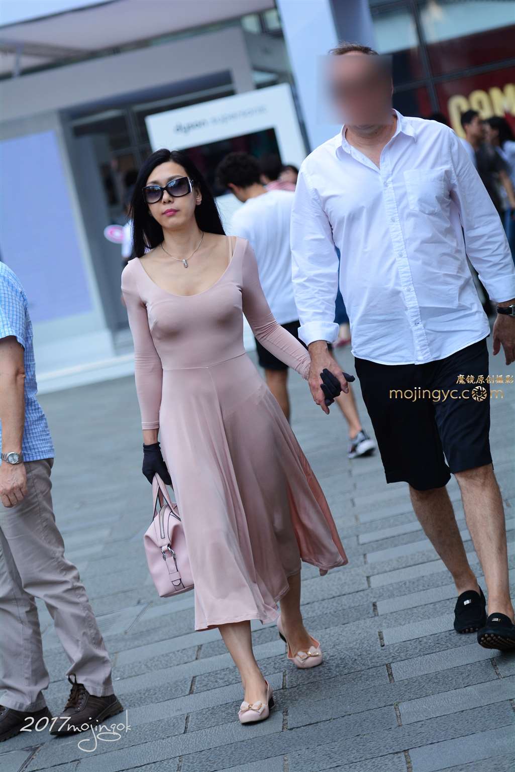 图片[5]-咔喳赛22 长裙少妇 貌似T裤-街拍流行馆