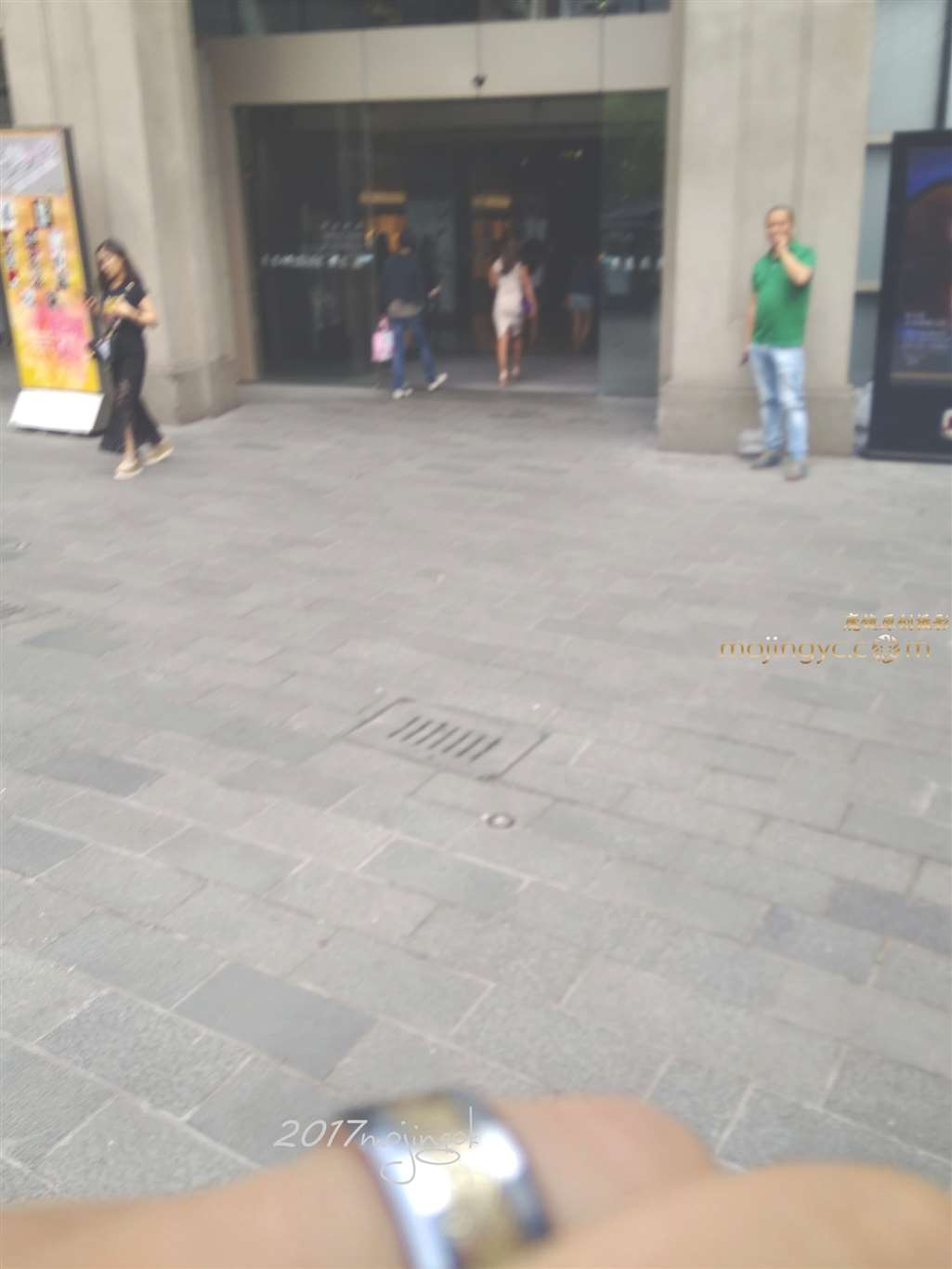 图片[2]-咔喳赛24 身材不错就黑了点-街拍流行馆