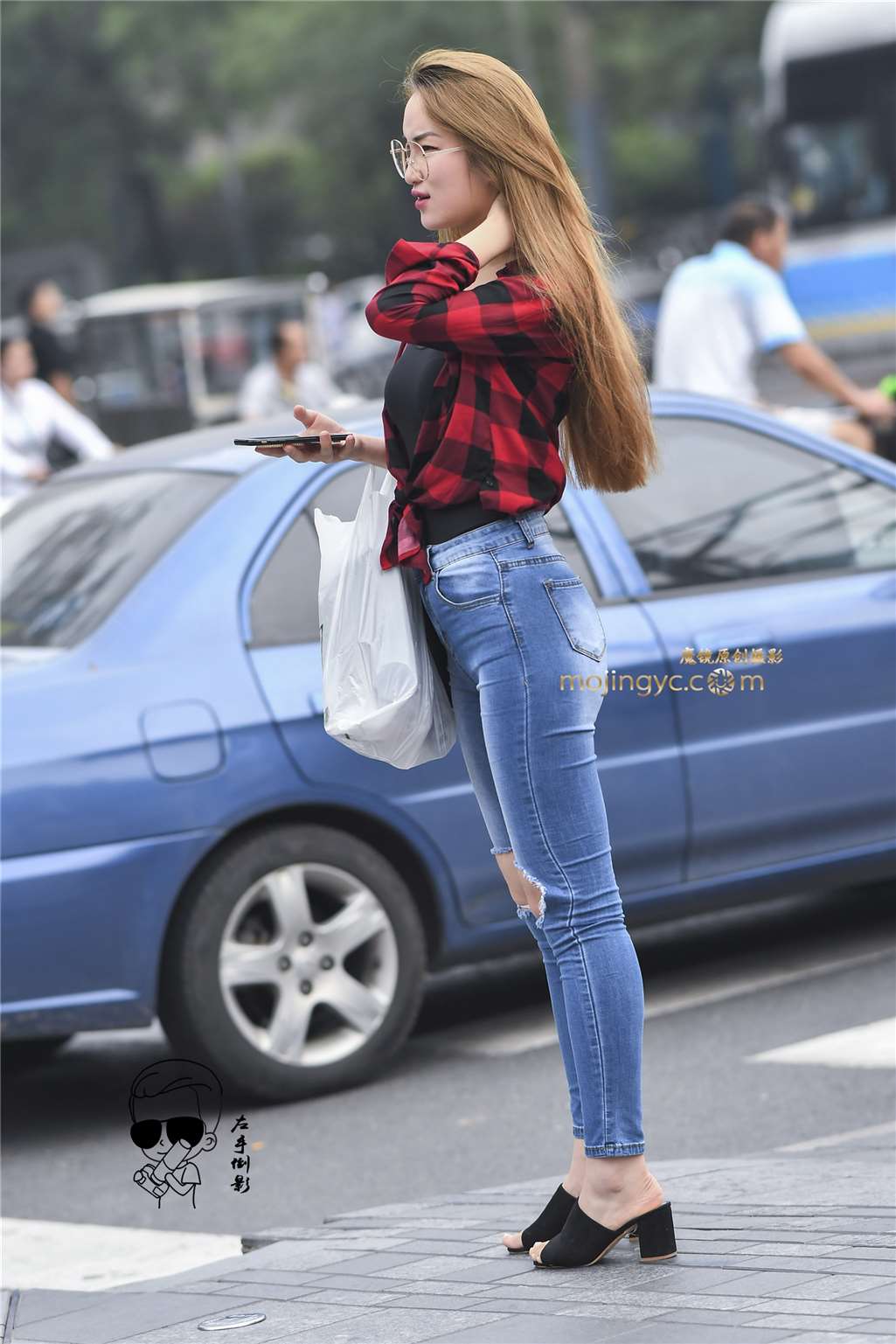 图片[1]-拥有魔鬼身材的美女-街拍流行馆