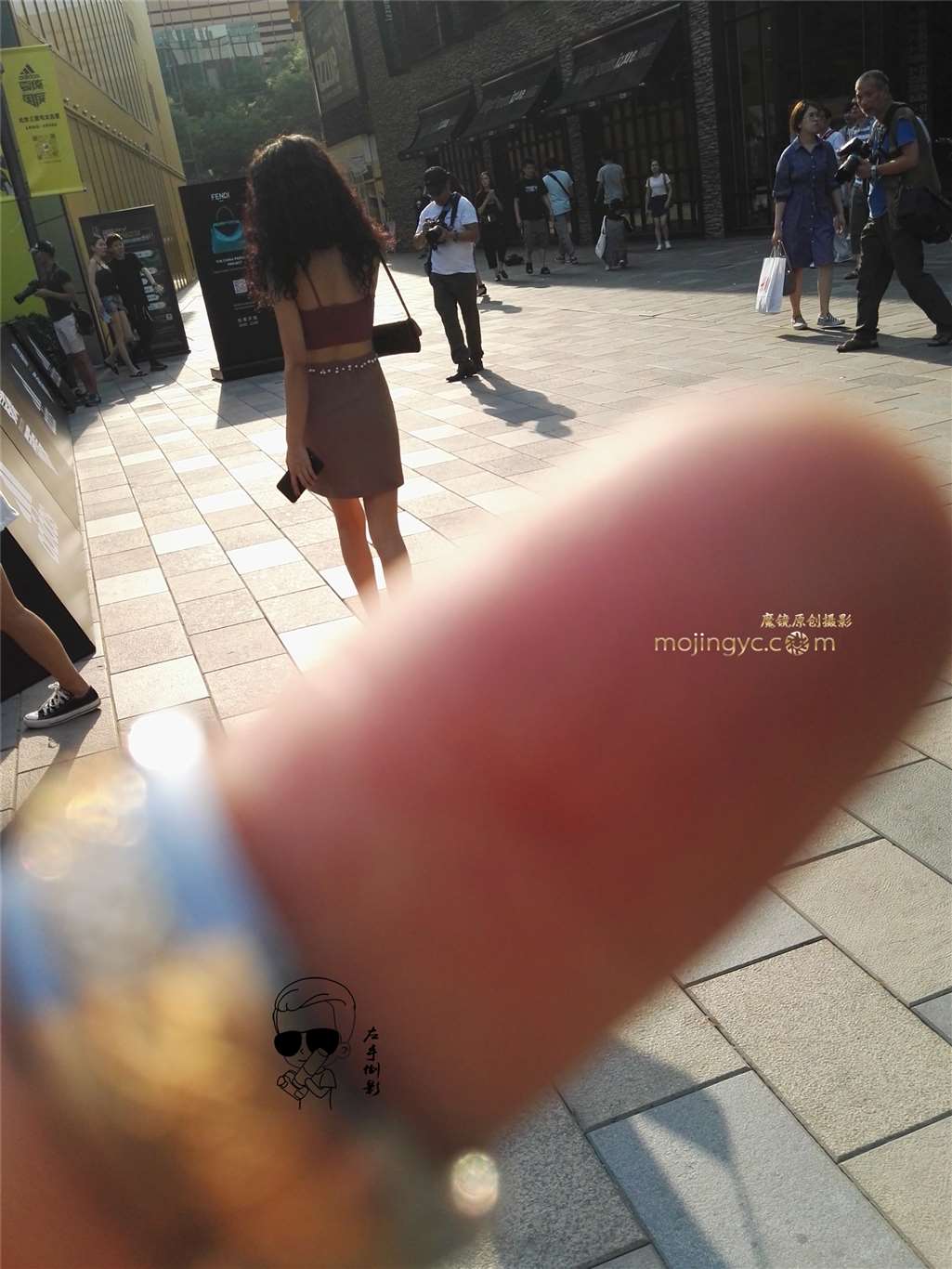 图片[2]-点点性感吸晴-街拍流行馆