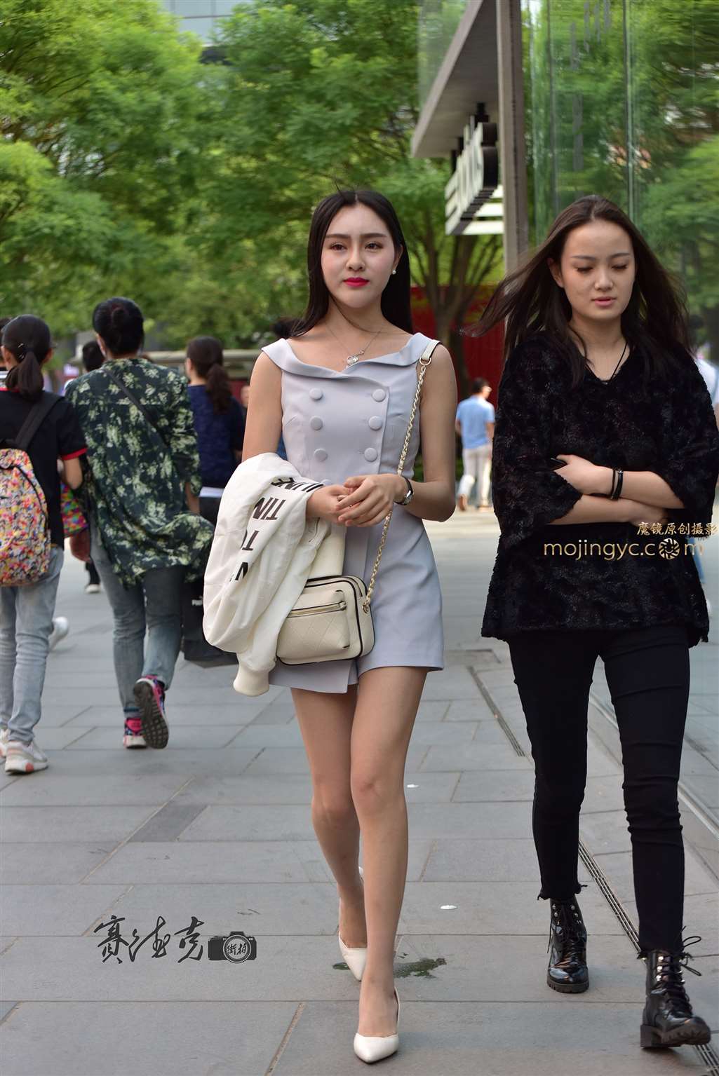 图片[4]-长腿美女-街拍流行馆