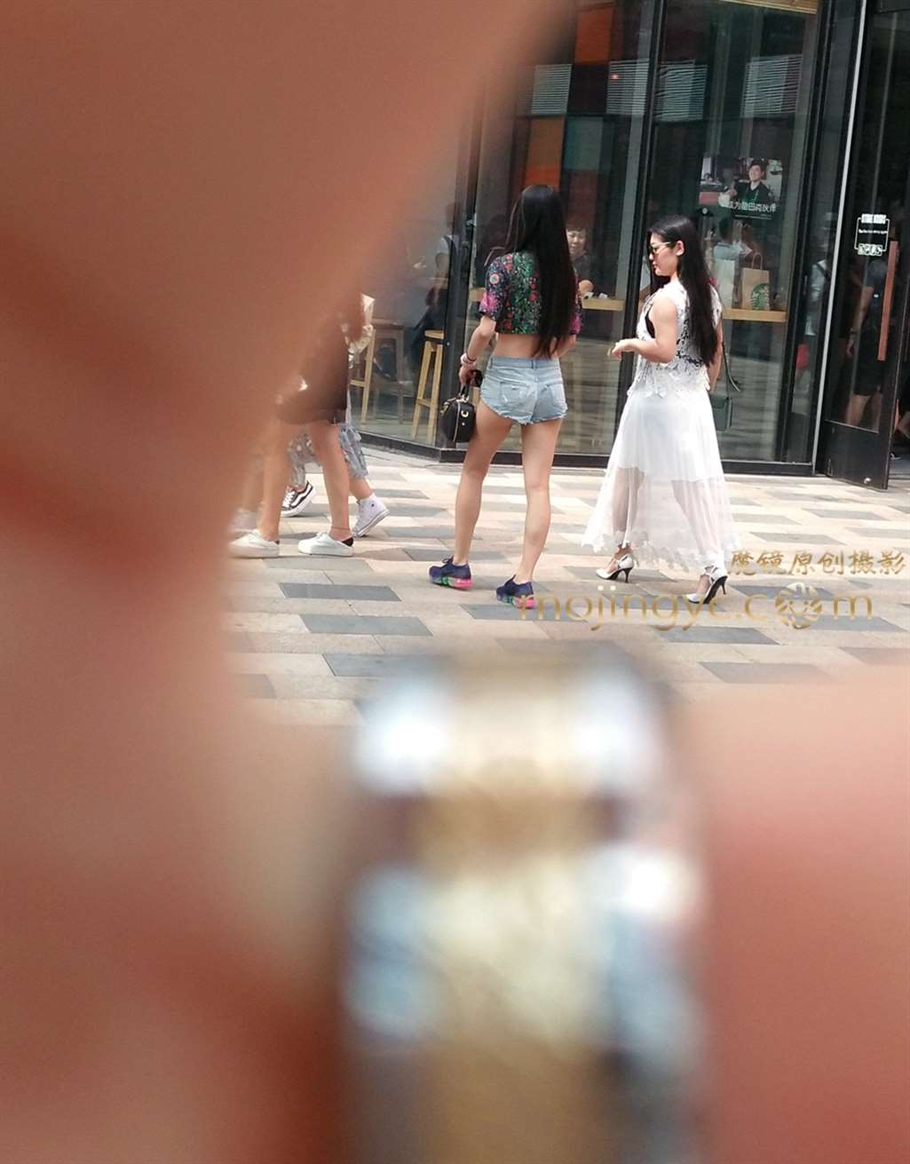 图片[2]-赛帖22，露腰健美女孩-街拍流行馆