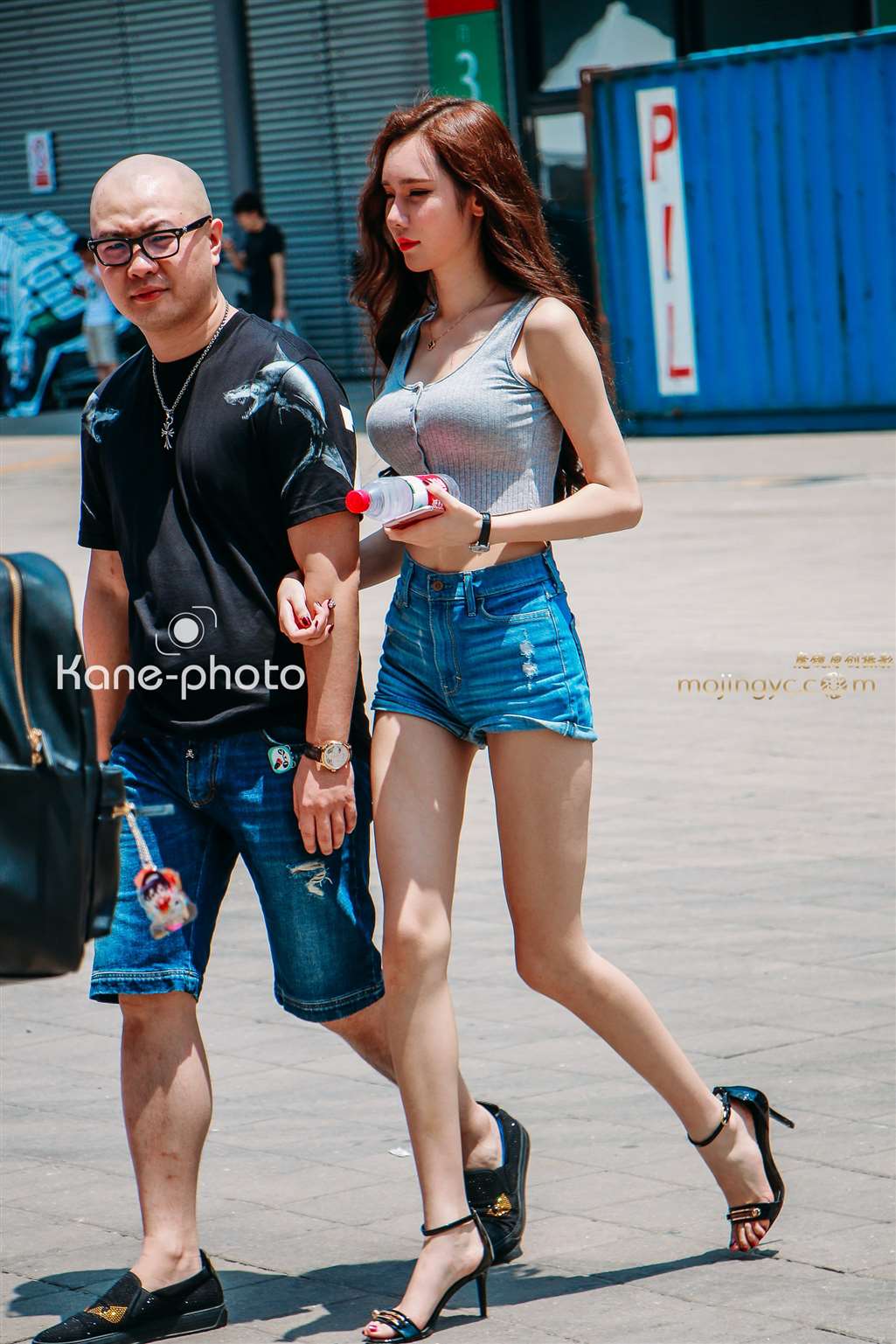 图片[1]-大长腿 身材不错的网红-街拍流行馆