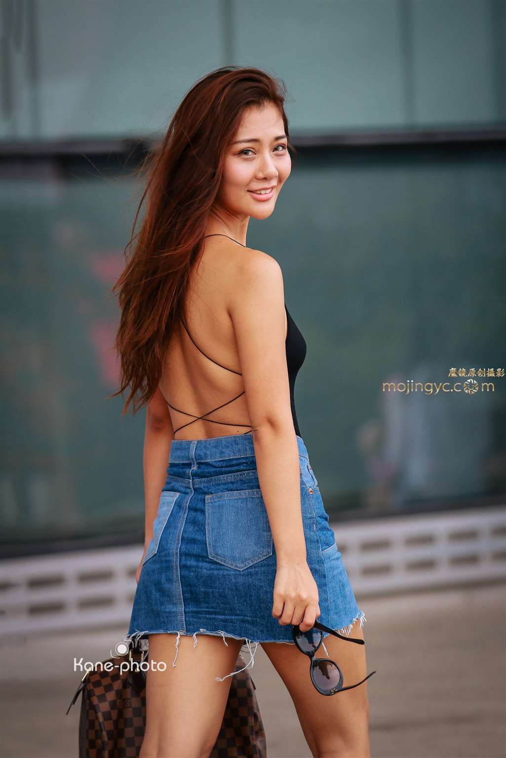 图片[2]-时尚女郎 性感美背-街拍流行馆