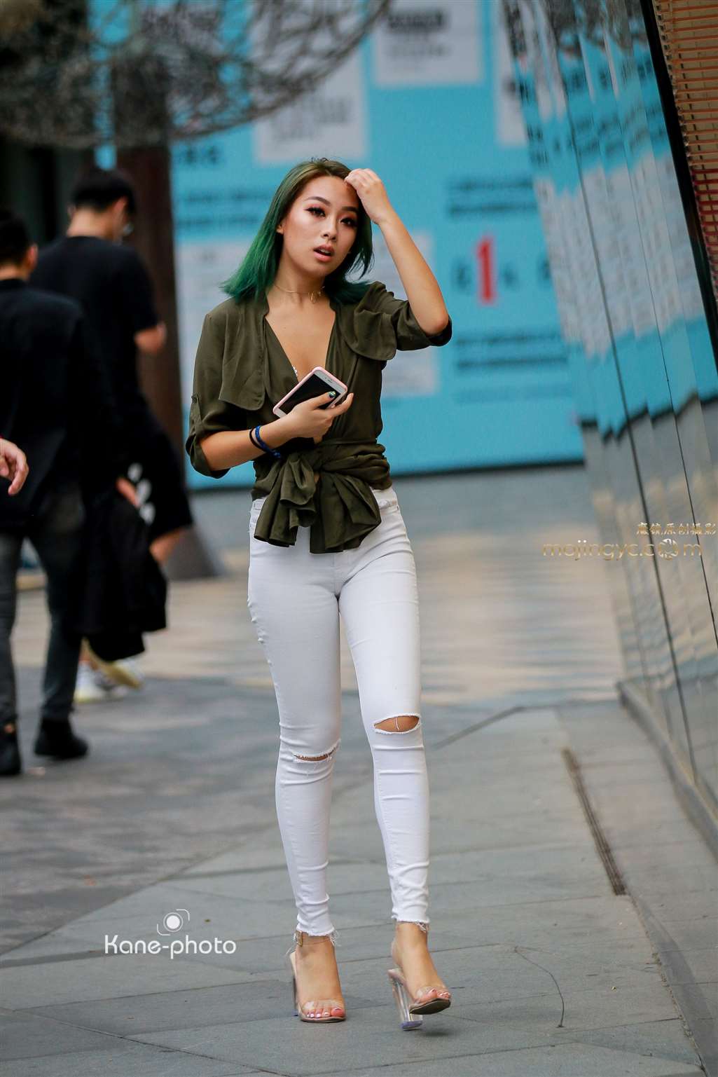 图片[4]-今天最时髦的女郎-街拍流行馆