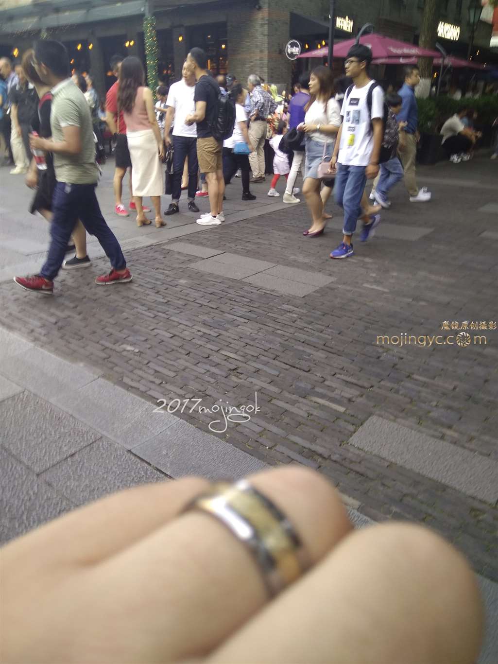 图片[2]-咔喳赛帖 —–白裙白T很迷人-街拍流行馆