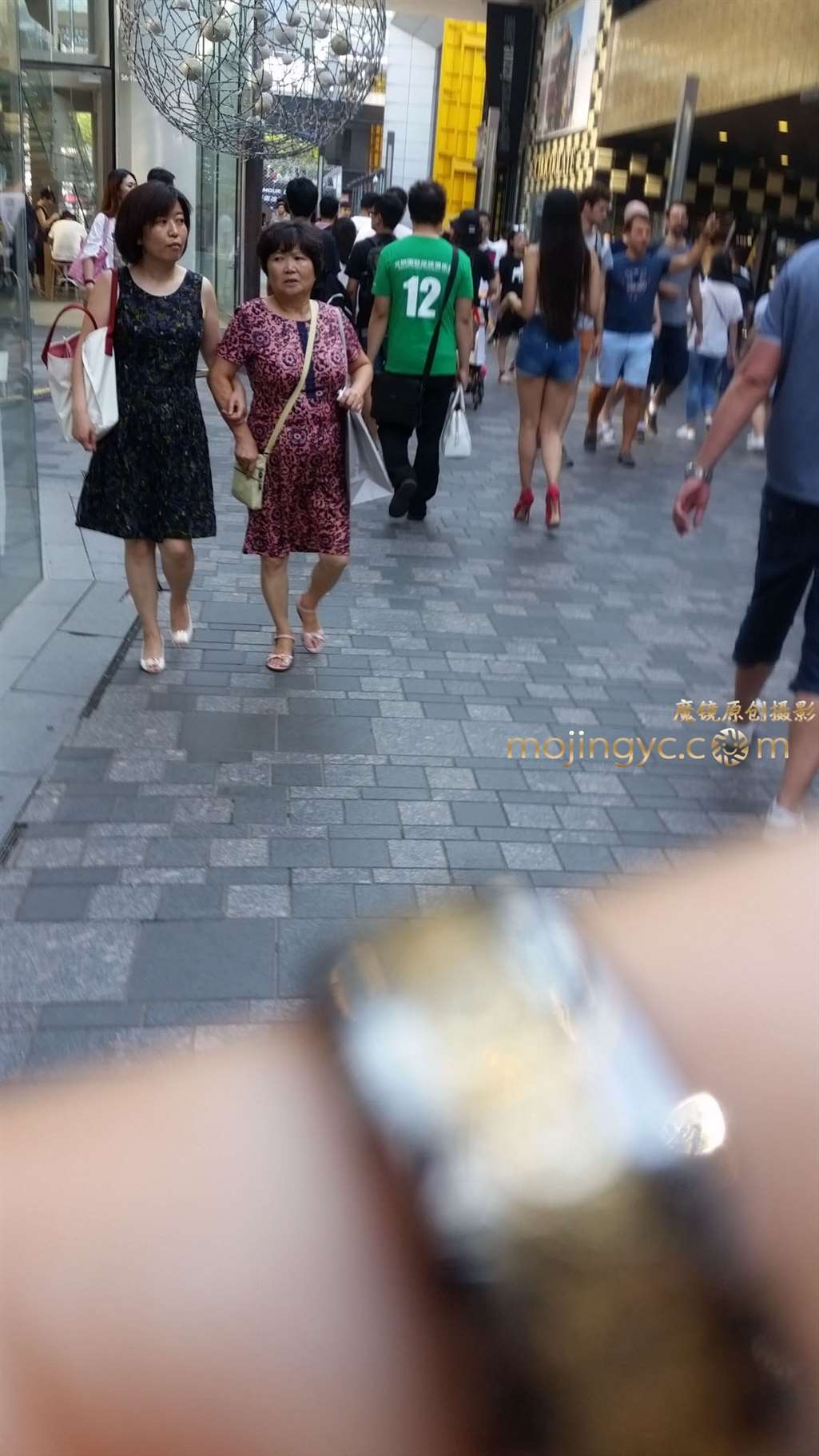 图片[2]-红色高跟长腿妩媚性感-街拍流行馆