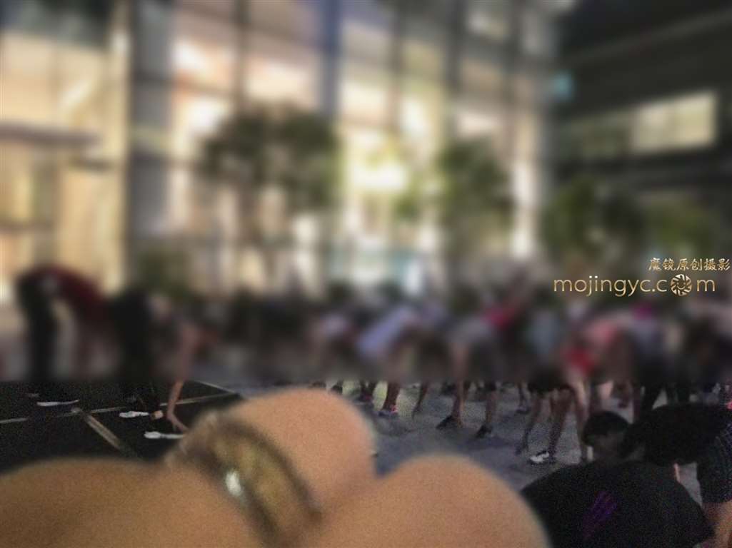 图片[2]-咔喳赛帖 —–夏日夜练的迷彩短裤-街拍流行馆