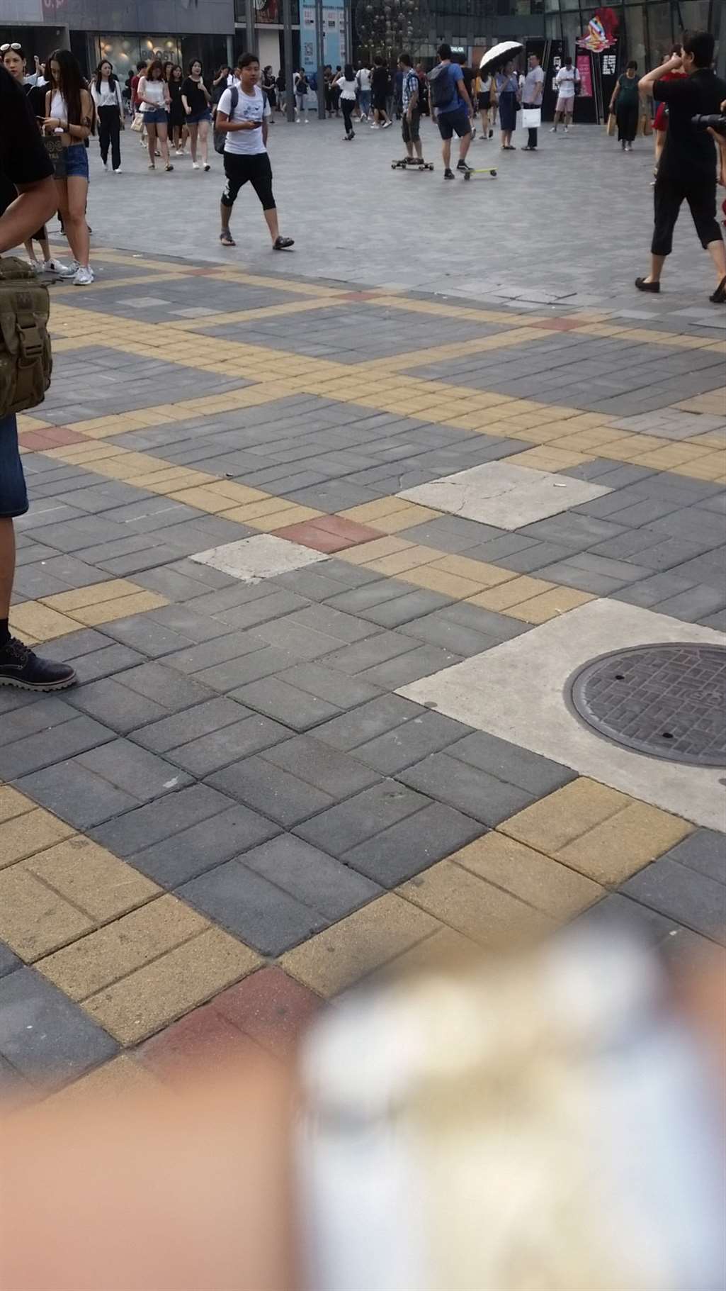 图片[3]-透明肚兜好诱人-街拍流行馆