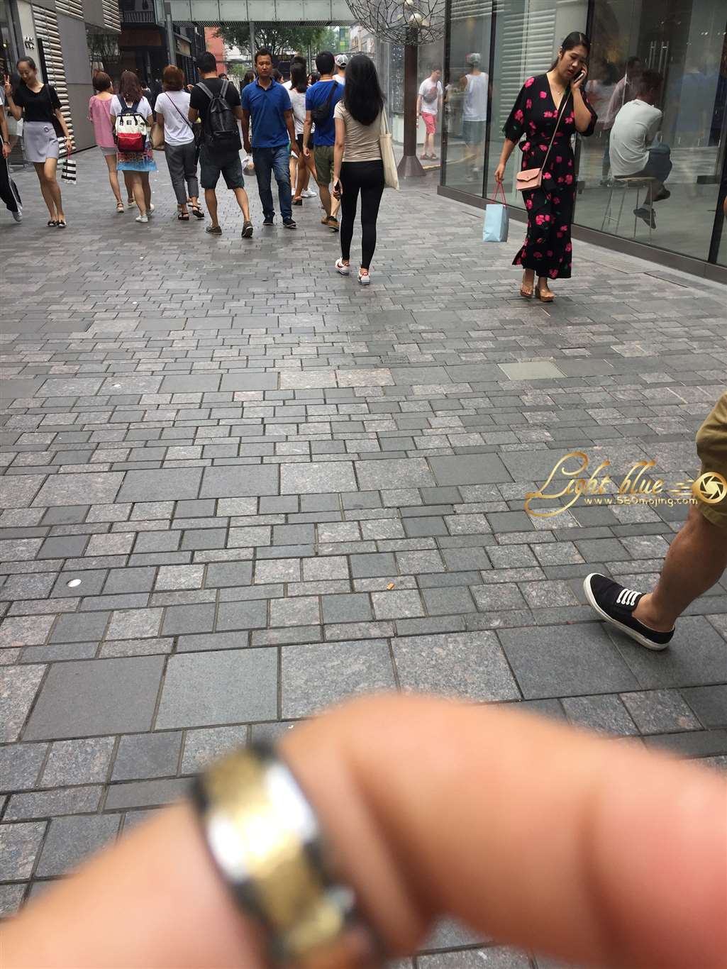图片[2]-阿迪达斯紧身运动裤-街拍流行馆