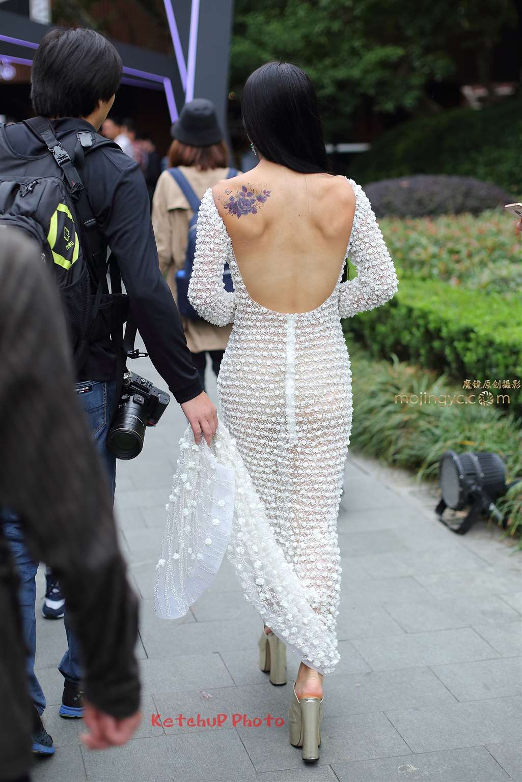 图片[5]-白色透明礼服美女-街拍流行馆