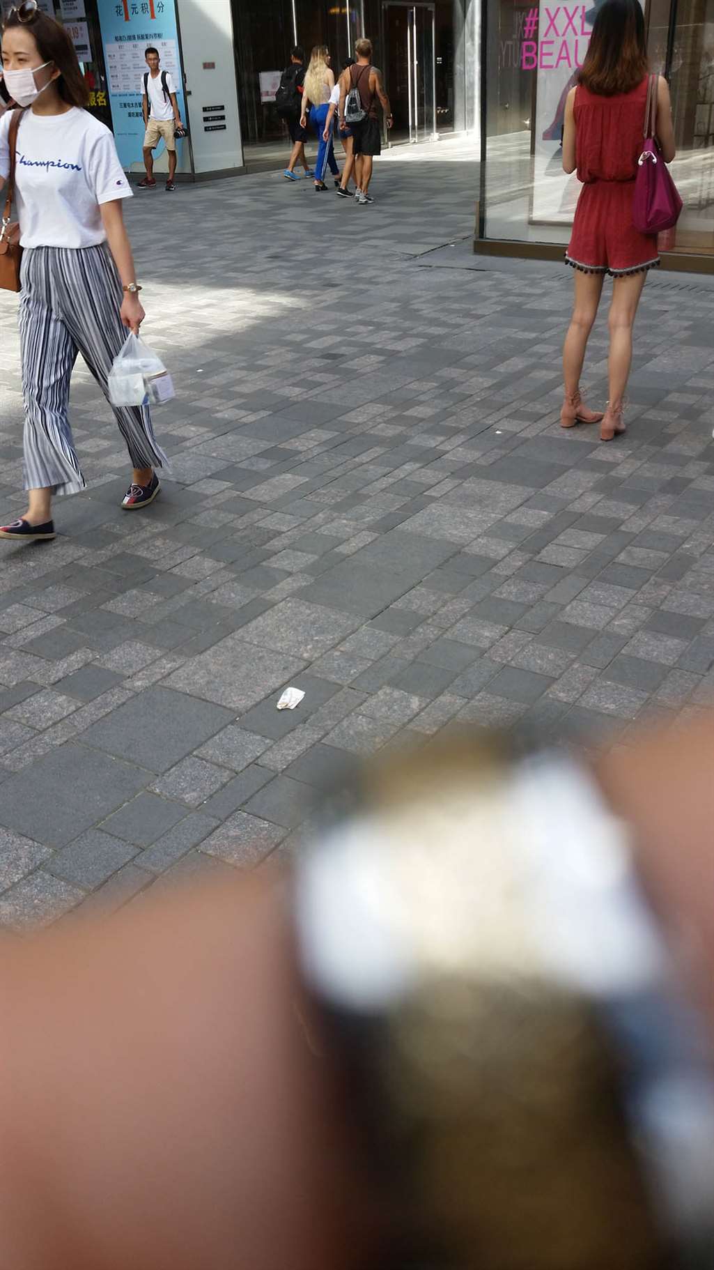 图片[2]-巨乳来袭-街拍流行馆