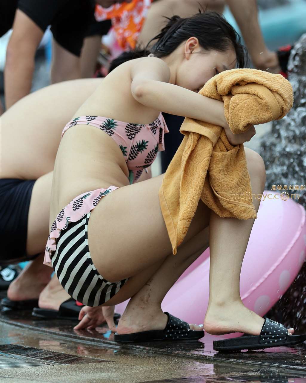 图片[3]-第32掌横条纹泳装-街拍流行馆