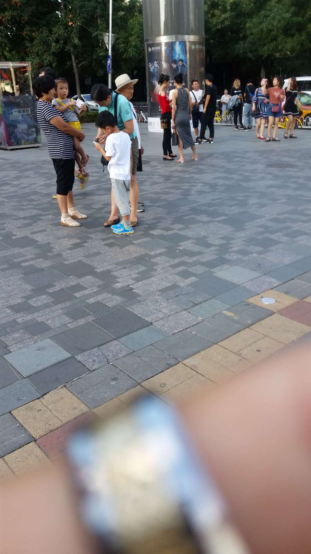 图片[3]-端庄淑女 好身材-街拍流行馆