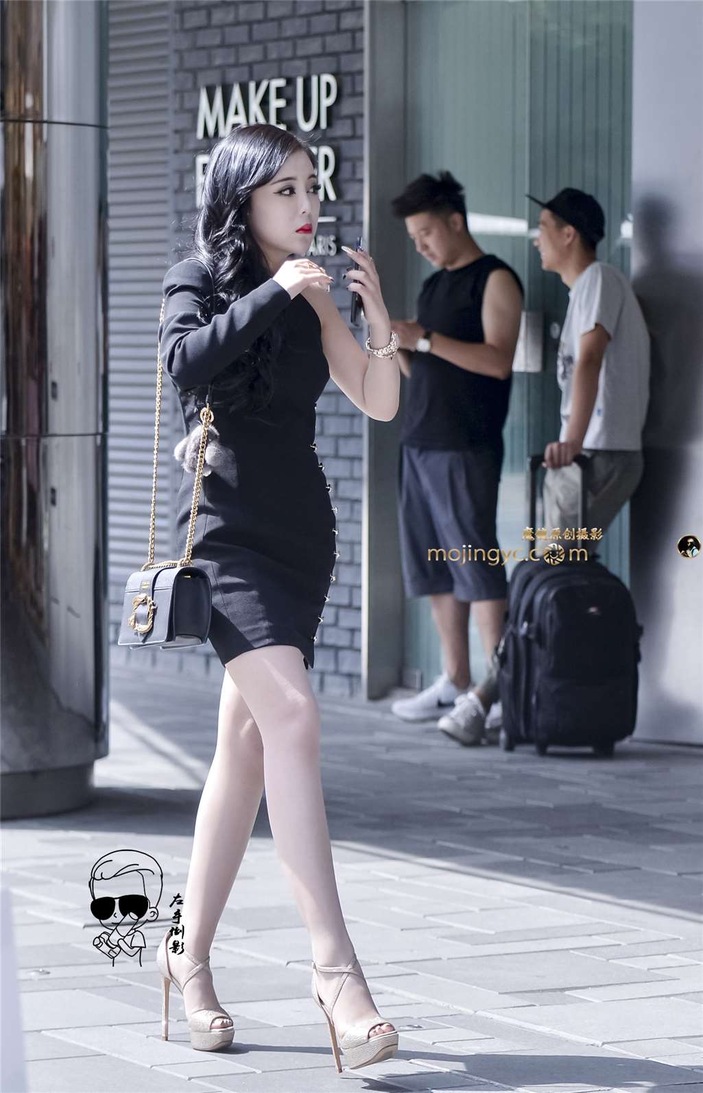 图片[1]-妩媚性感魅力美女-街拍流行馆