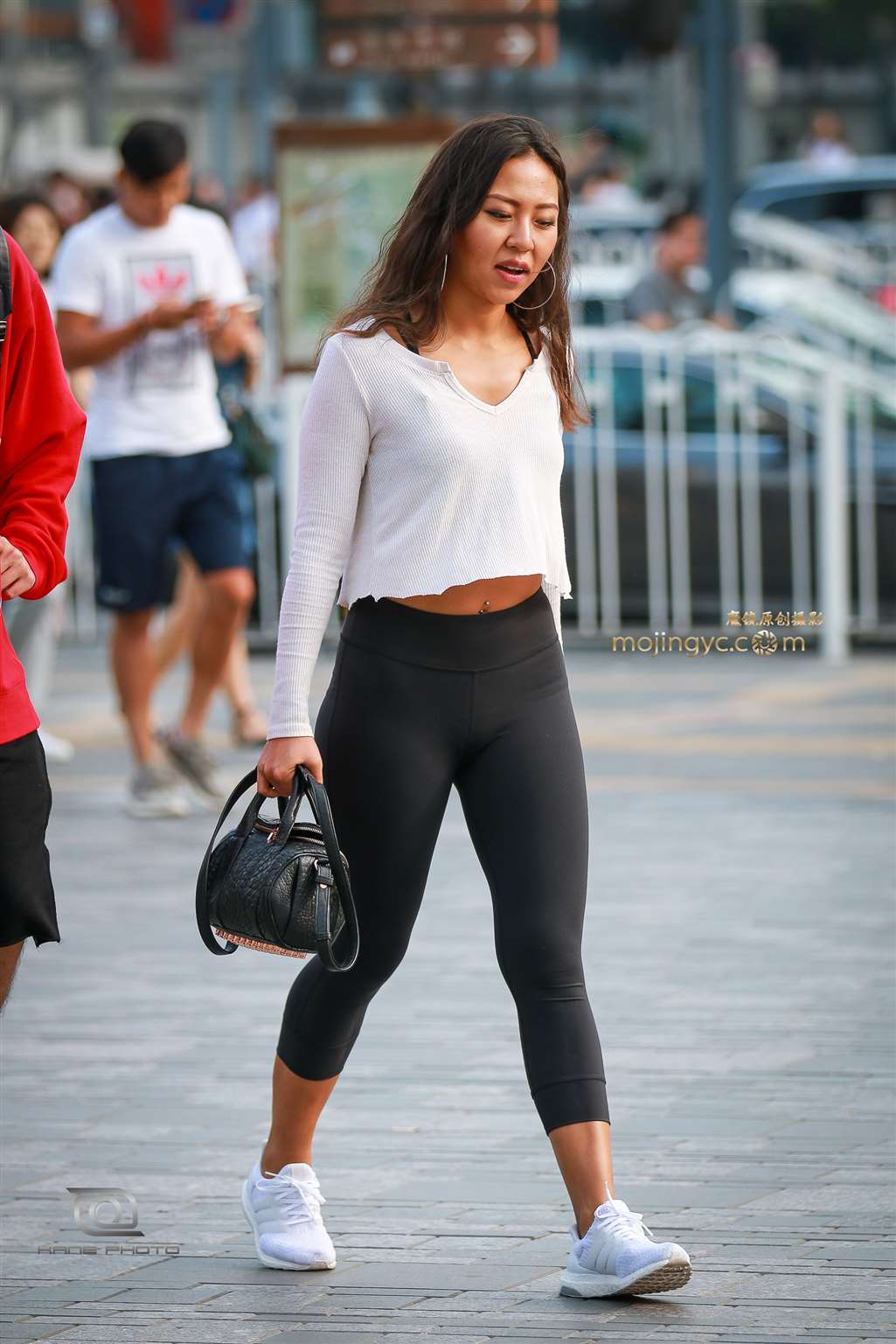 紧绷的瑜伽裤 紧致的小麦肤-流行馆