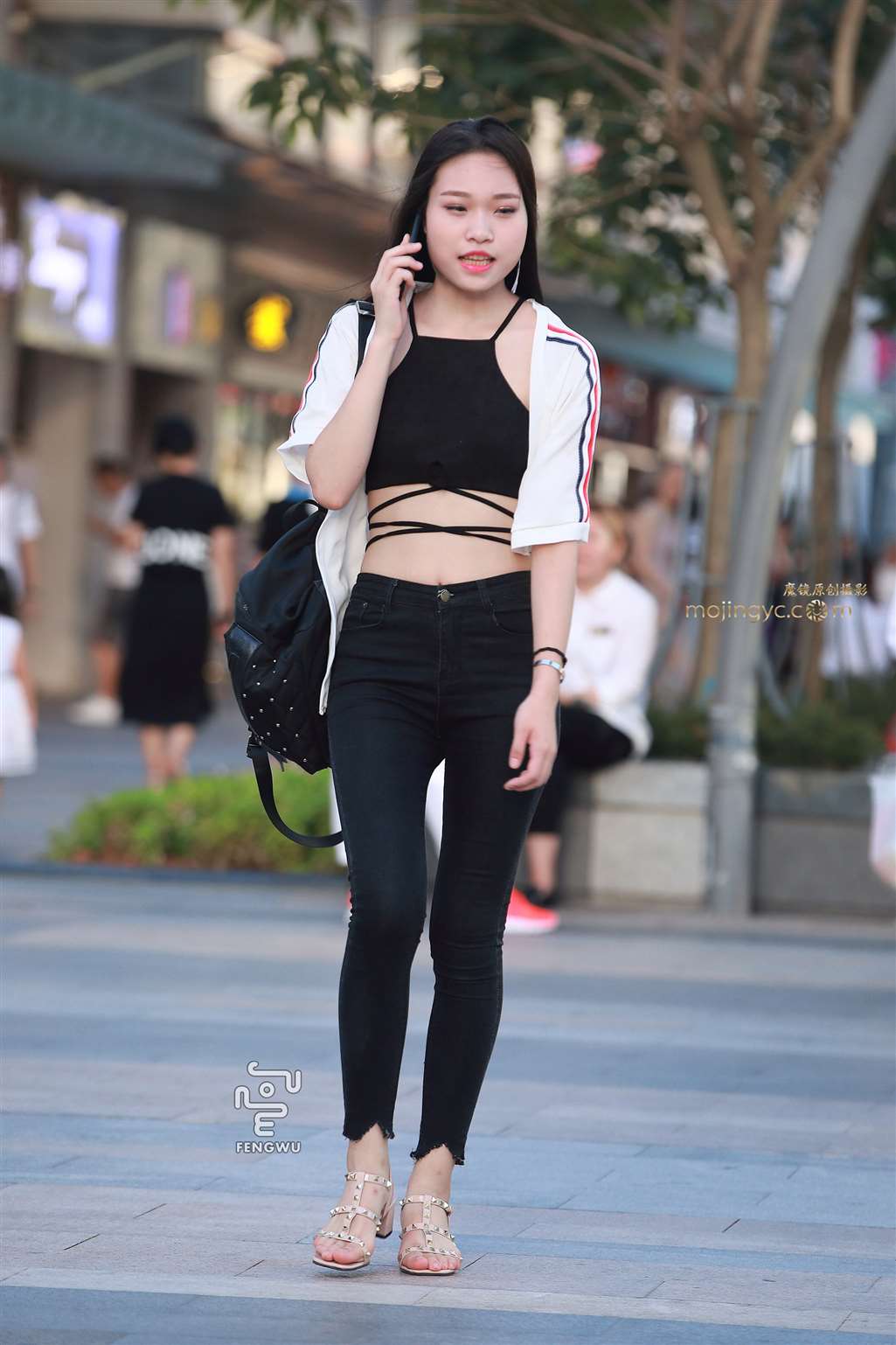 图片[5]-漏脐装，紧身裤-街拍流行馆