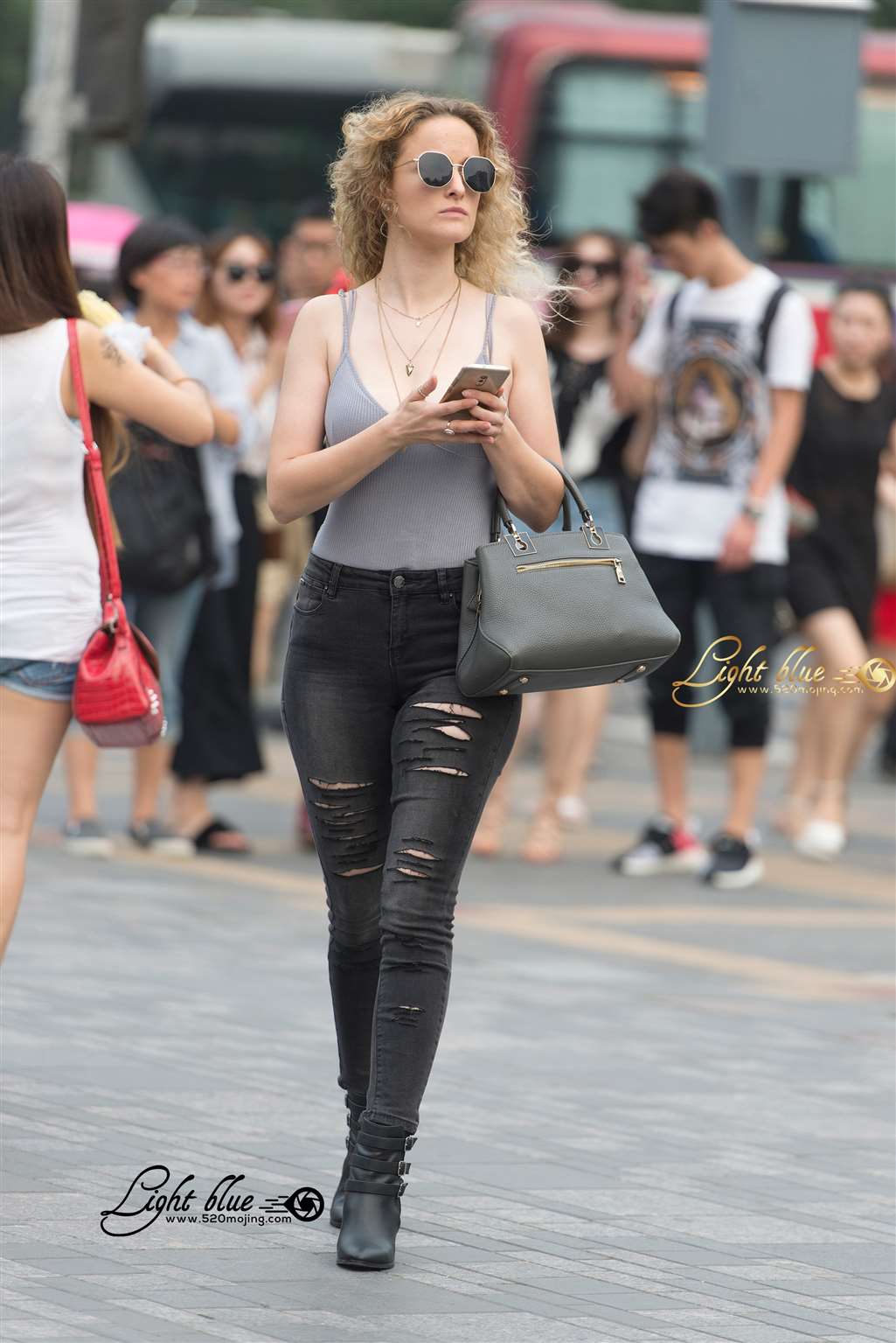 图片[4]-白乳针织小吊带-街拍流行馆