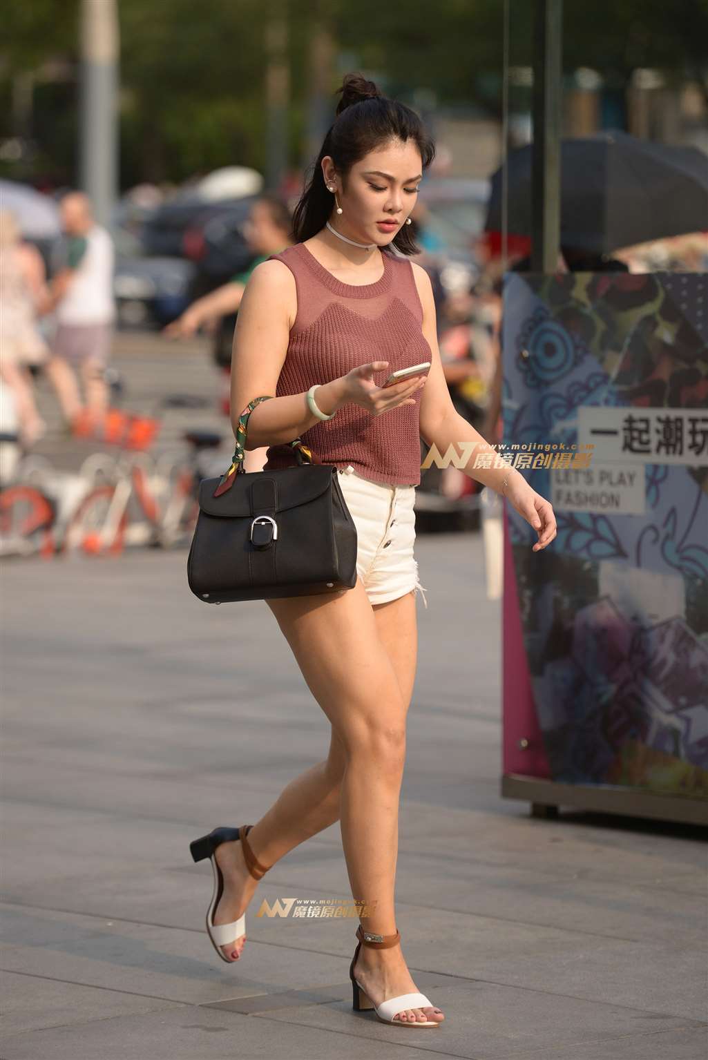 图片[4]-白色热裤美妙月牙-街拍流行馆