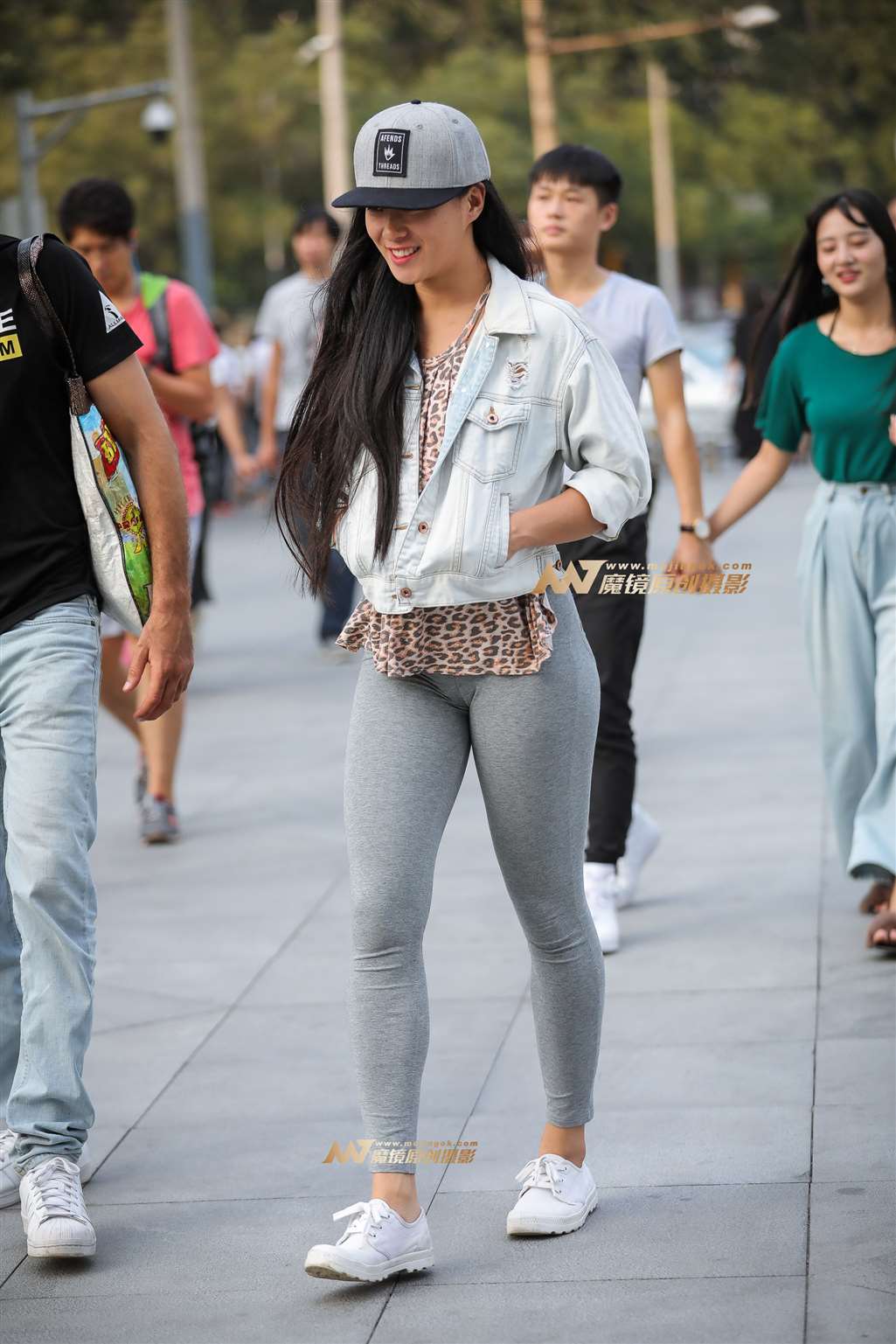 图片[2]-中国女孩也有极品翘臀-街拍流行馆