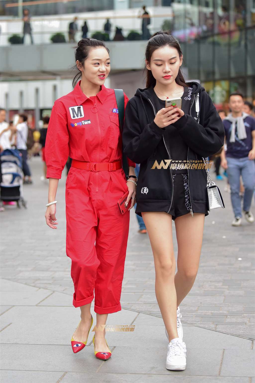 图片[5]-姐妹花 红与黑-街拍流行馆