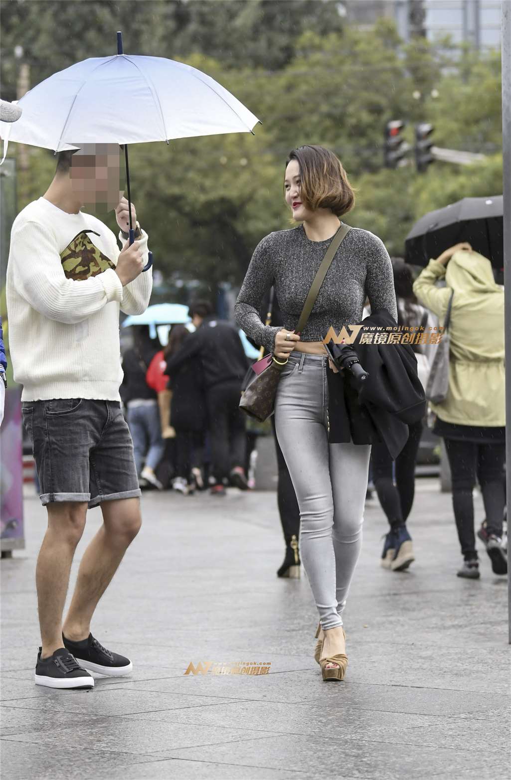 图片[4]-美女前凸后凹性感迷人-街拍流行馆