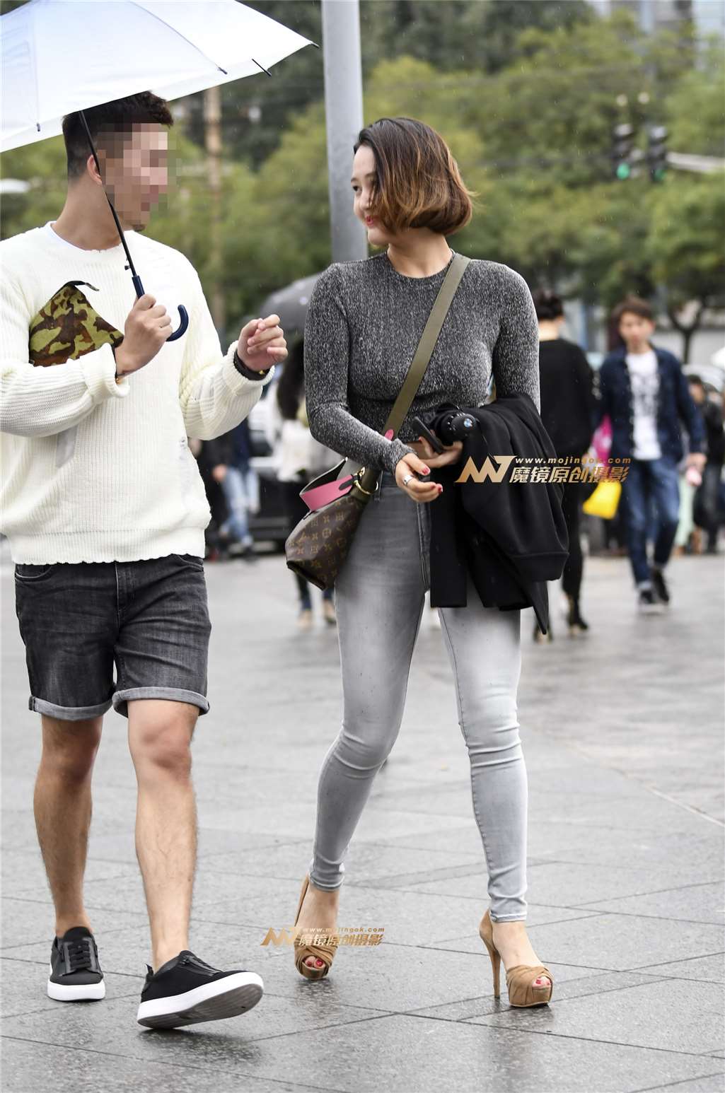 图片[5]-美女前凸后凹性感迷人-街拍流行馆